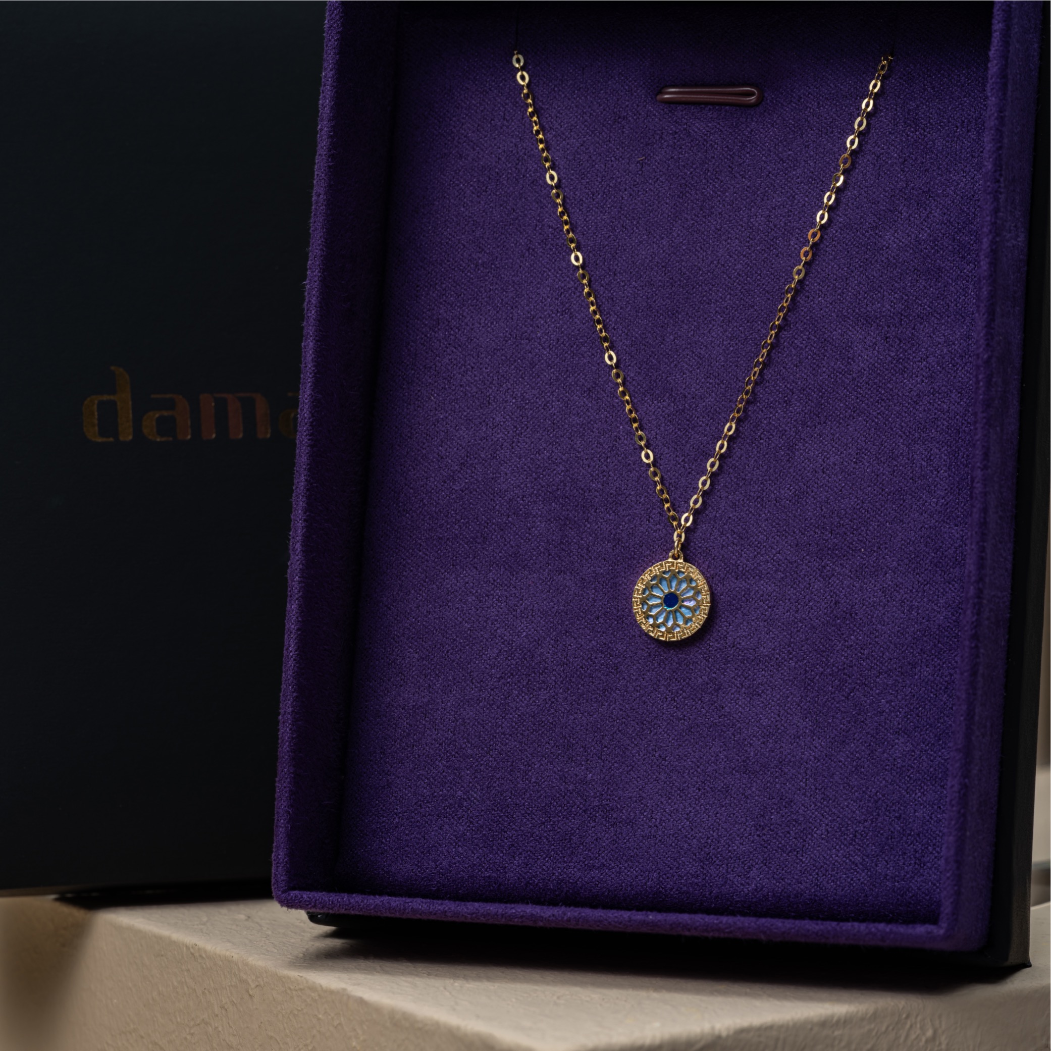 Damas | Amelia Athens Yellow Gold Necklace with Blue and White Mother Of Pearl Damas | Amelia Athens Yellow Gold Necklace with Blue and White Mother Of Pearl