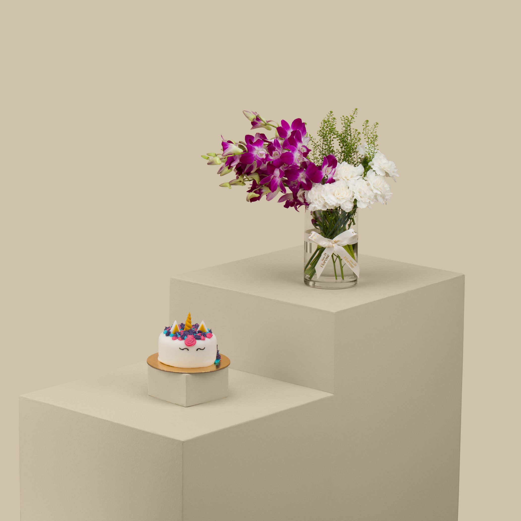 Helen Unicorn Mini Cake | Charismatic Vase Helen Unicorn Mini Cake | Charismatic Vase