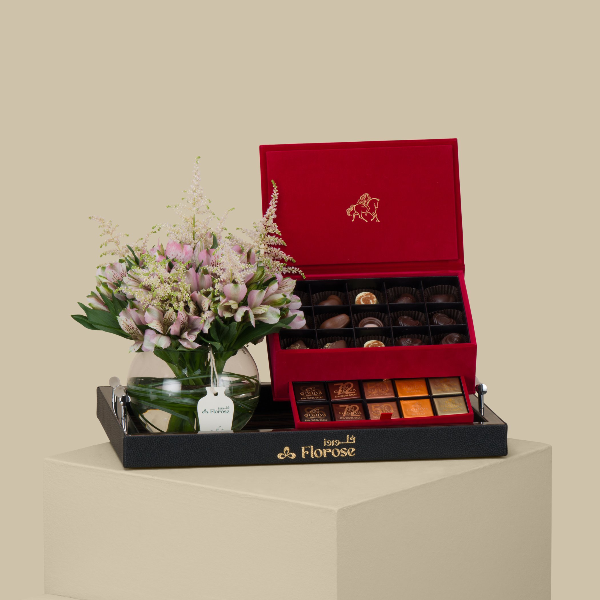 GODIVA Medium Red Velvet Royal Chocolate Box | Pink Vase GODIVA Medium Red Velvet Royal Chocolate Box | Pink Vase