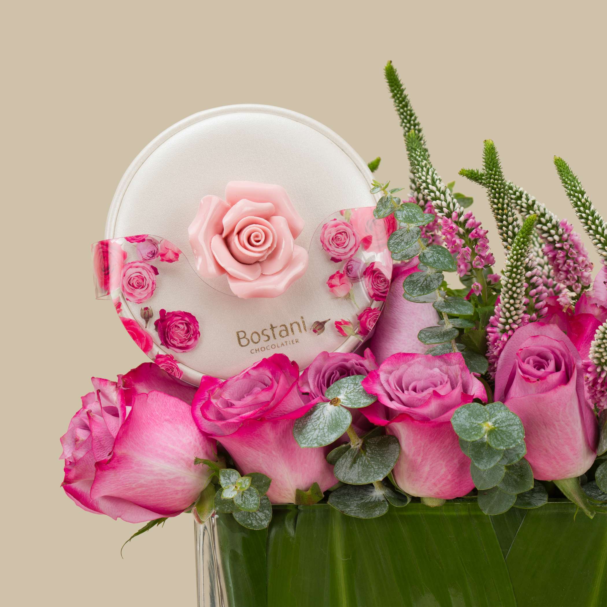 Bostani Small Box Of Rose Chocolates | Shades Of Pink Vase Bostani Small Box Of Rose Chocolates | Shades Of Pink Vase