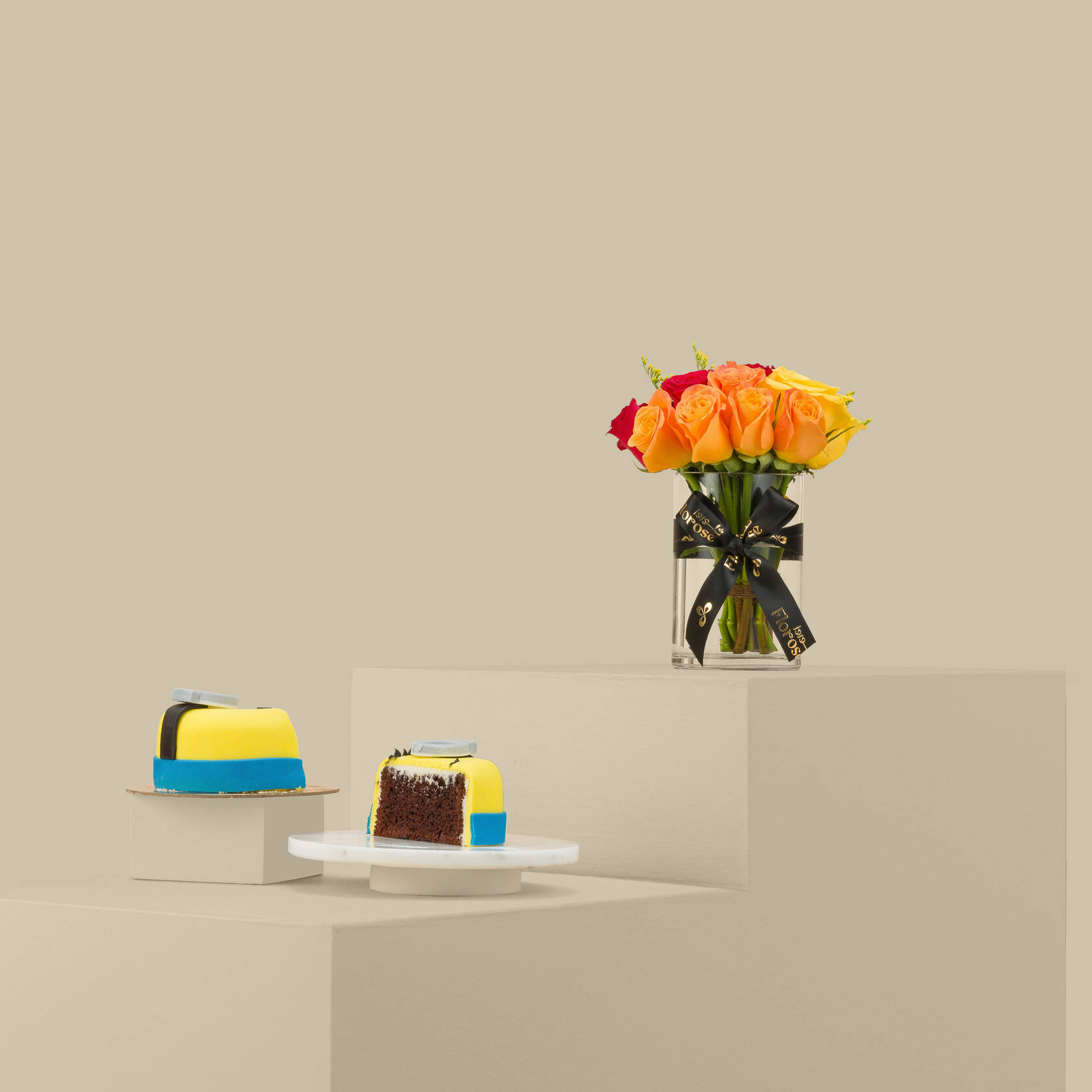 Helen Minions Mini Cake | Celebration Vase Helen Minions Mini Cake | Celebration Vase