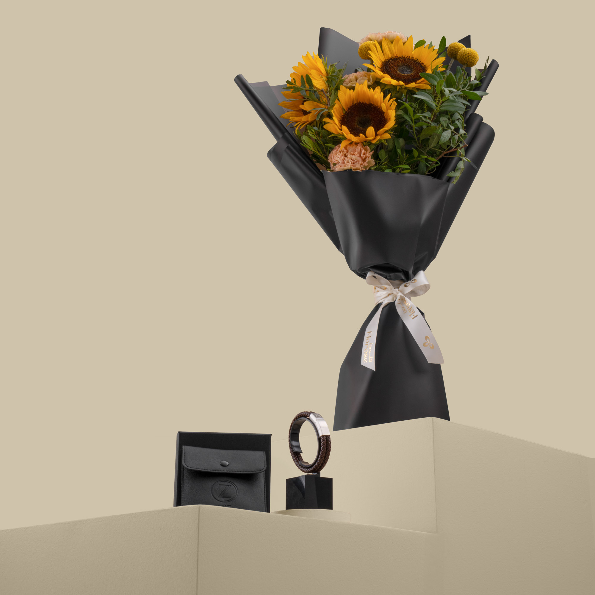 Golden Horizon Bouquet with ZUS Double Leather Bracelet Golden Horizon Bouquet with ZUS Double Leather Bracelet