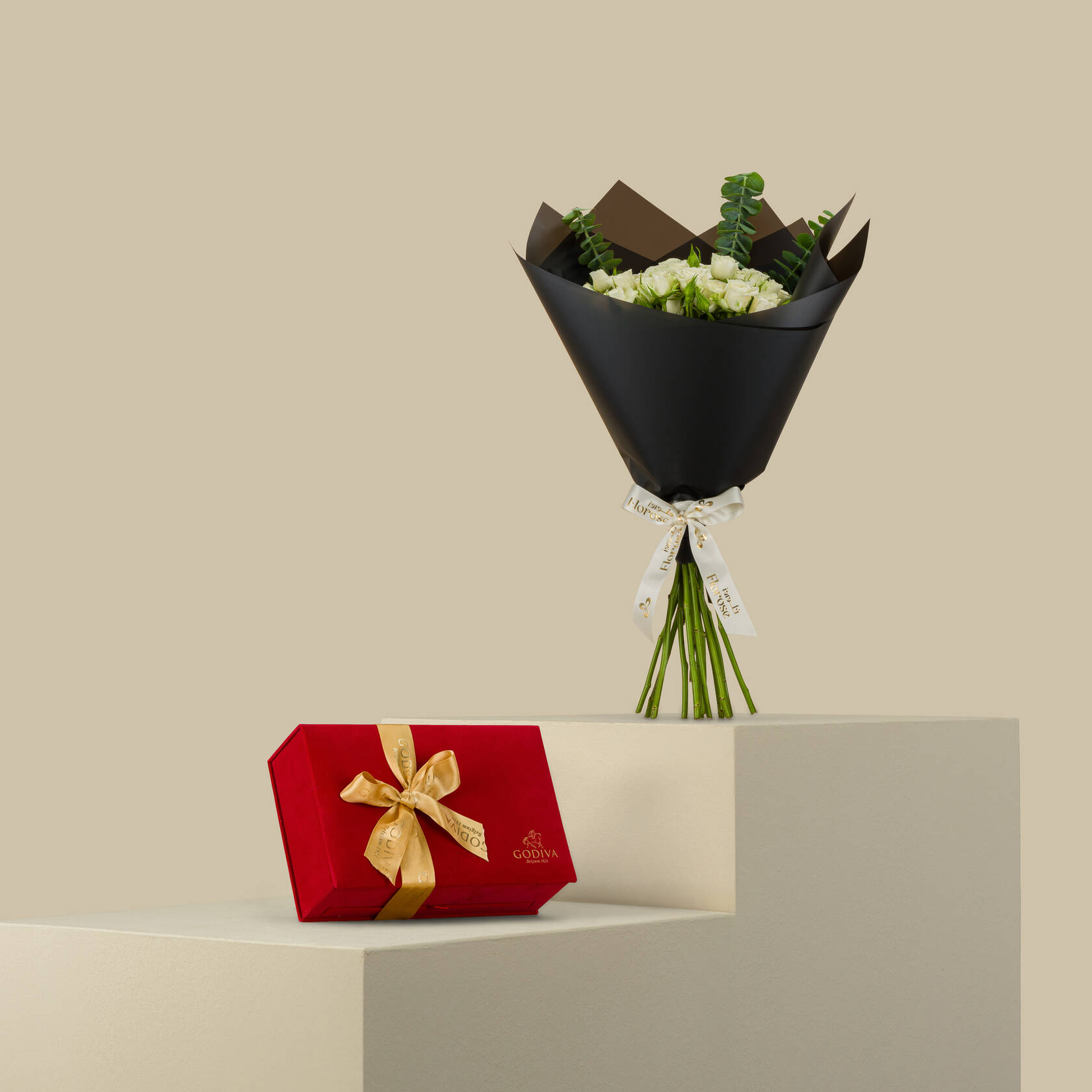 GODIVA Medium Red Velvet Royal Chocolate Box | Moonlit Blossom Bouquet GODIVA Medium Red Velvet Royal Chocolate Box | Moonlit Blossom Bouquet