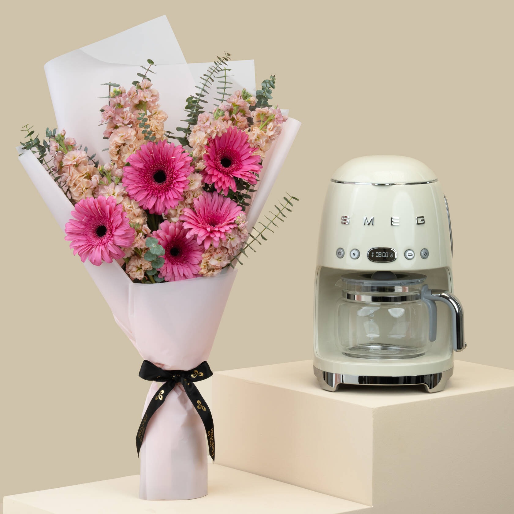 Smeg 50's Style Drip Filter Coffee Machine Cream | Dew Bouquet Smeg 50's Style Drip Filter Coffee Machine Cream | Dew Bouquet