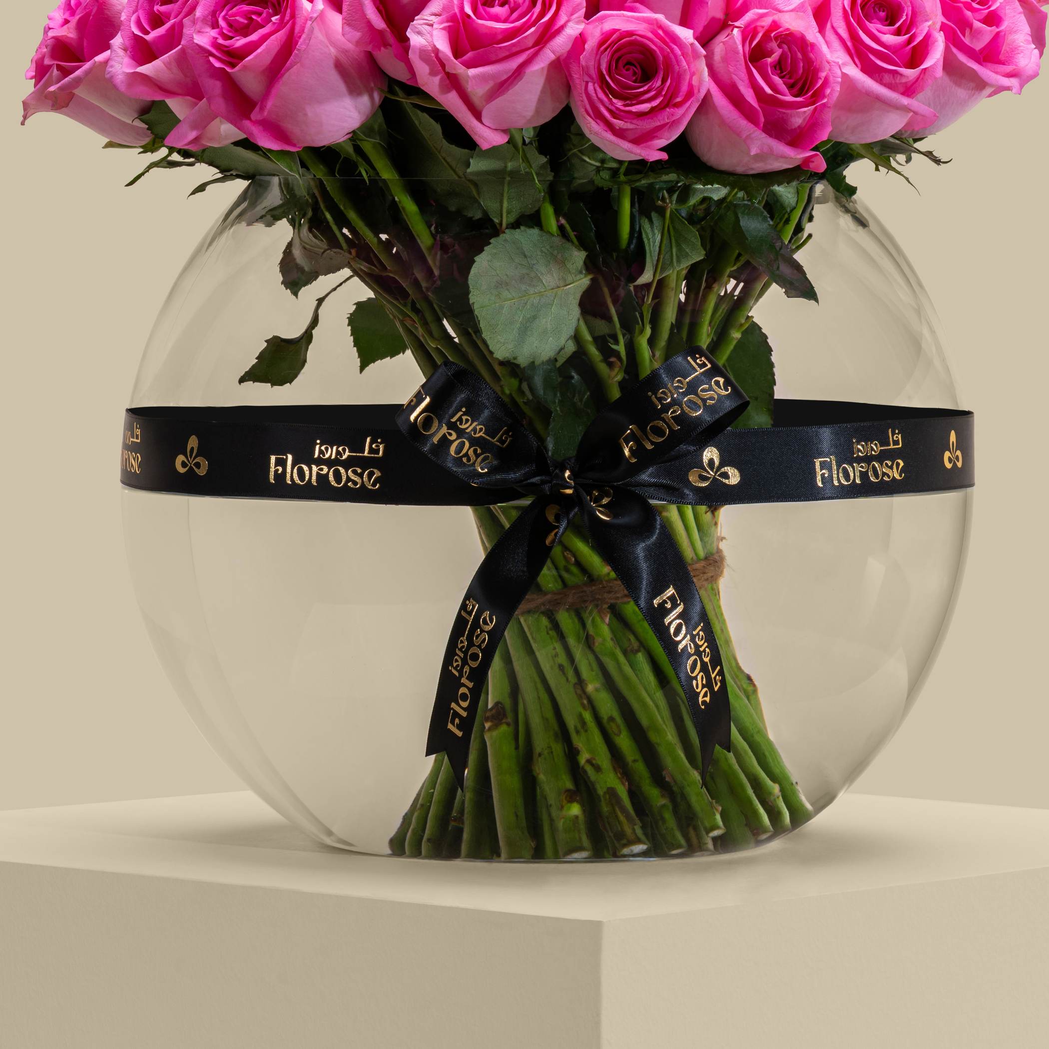 Striking Rose Vase Dark Pink | 50 Flowers Striking Rose Vase Dark Pink | 50 Flowers