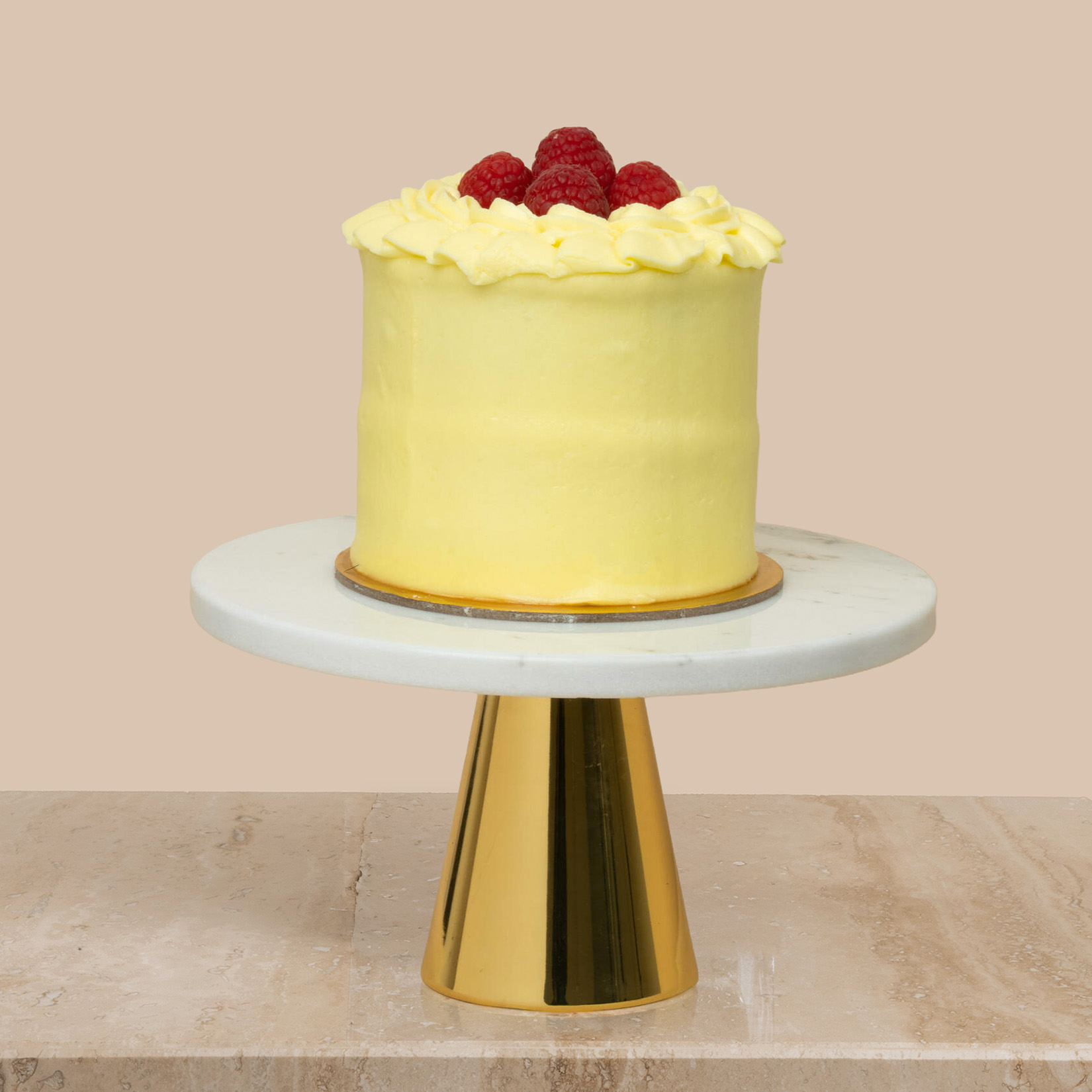 Helen Delight Cake | Sunbeam Square Vase Helen Delight Cake | Sunbeam Square Vase
