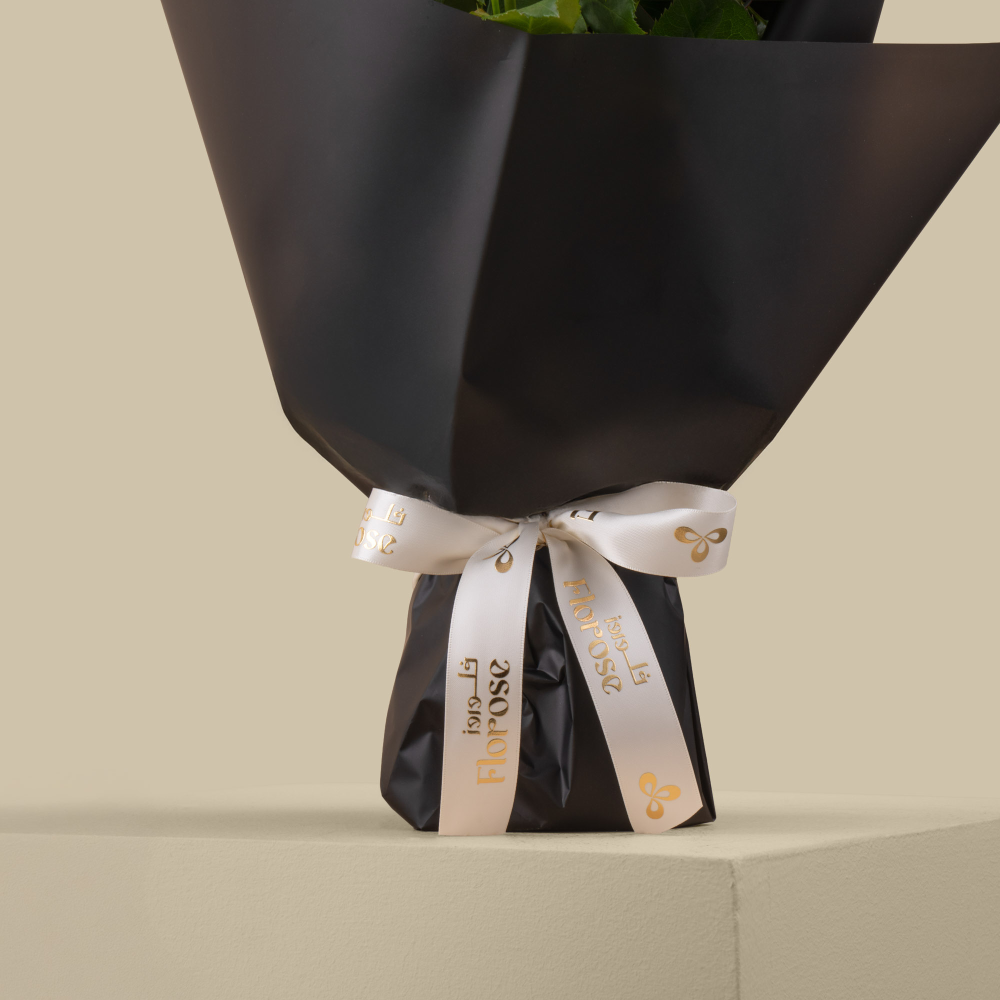 Sweet Atelier | Black & White Birthday Cake | Stunning Contrast Bouquet Sweet Atelier | Black & White Birthday Cake | Stunning Contrast Bouquet
