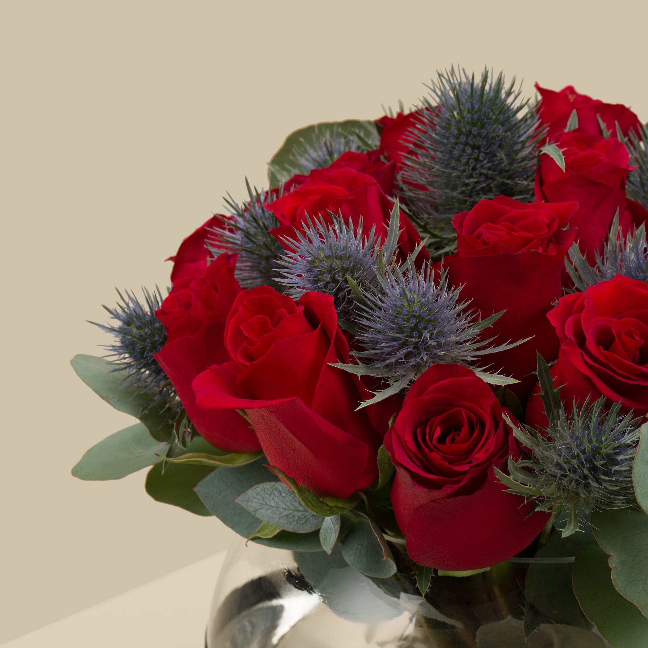 Scarlet Veil Round Vase Scarlet Veil Round Vase