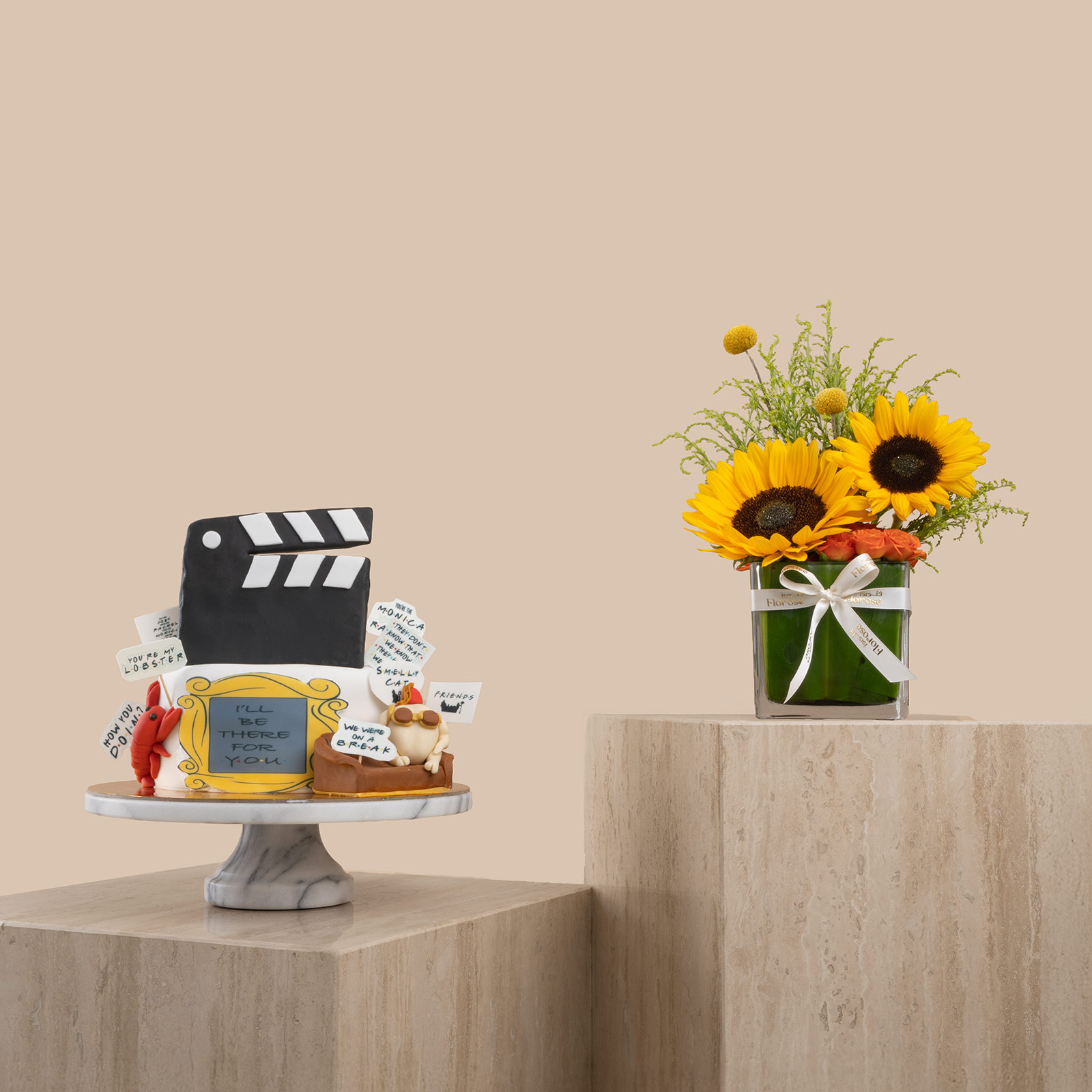 Friends Cake | Helen | Golden Warmth Vase Friends Cake | Helen | Golden Warmth Vase