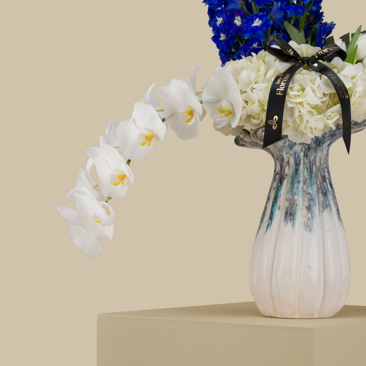 Vesta’s Glow Premium Vase Vesta’s Glow Premium Vase