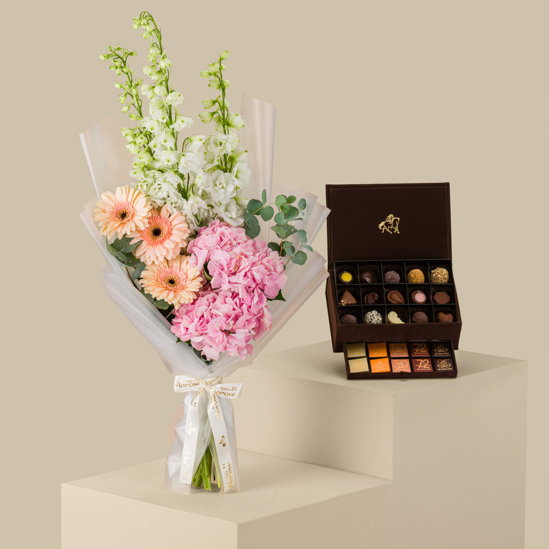 GODIVA Medium Brown Velvet Royal Chocolate Box | Spring Blossoms Bouquet GODIVA Medium Brown Velvet Royal Chocolate Box | Spring Blossoms Bouquet