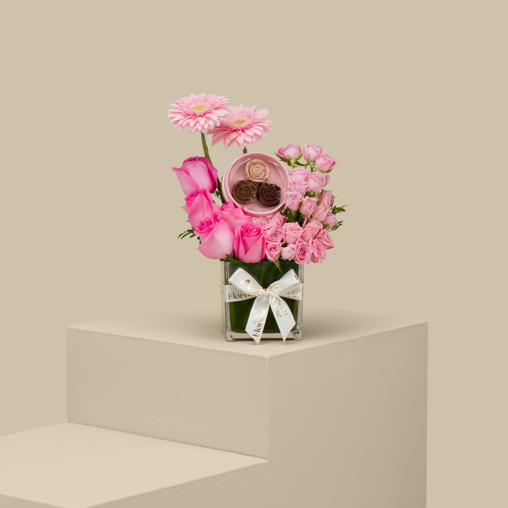 Bostani Small Box Of Rose Chocolates | Pink Flower Vase Bostani Small Box Of Rose Chocolates | Pink Flower Vase