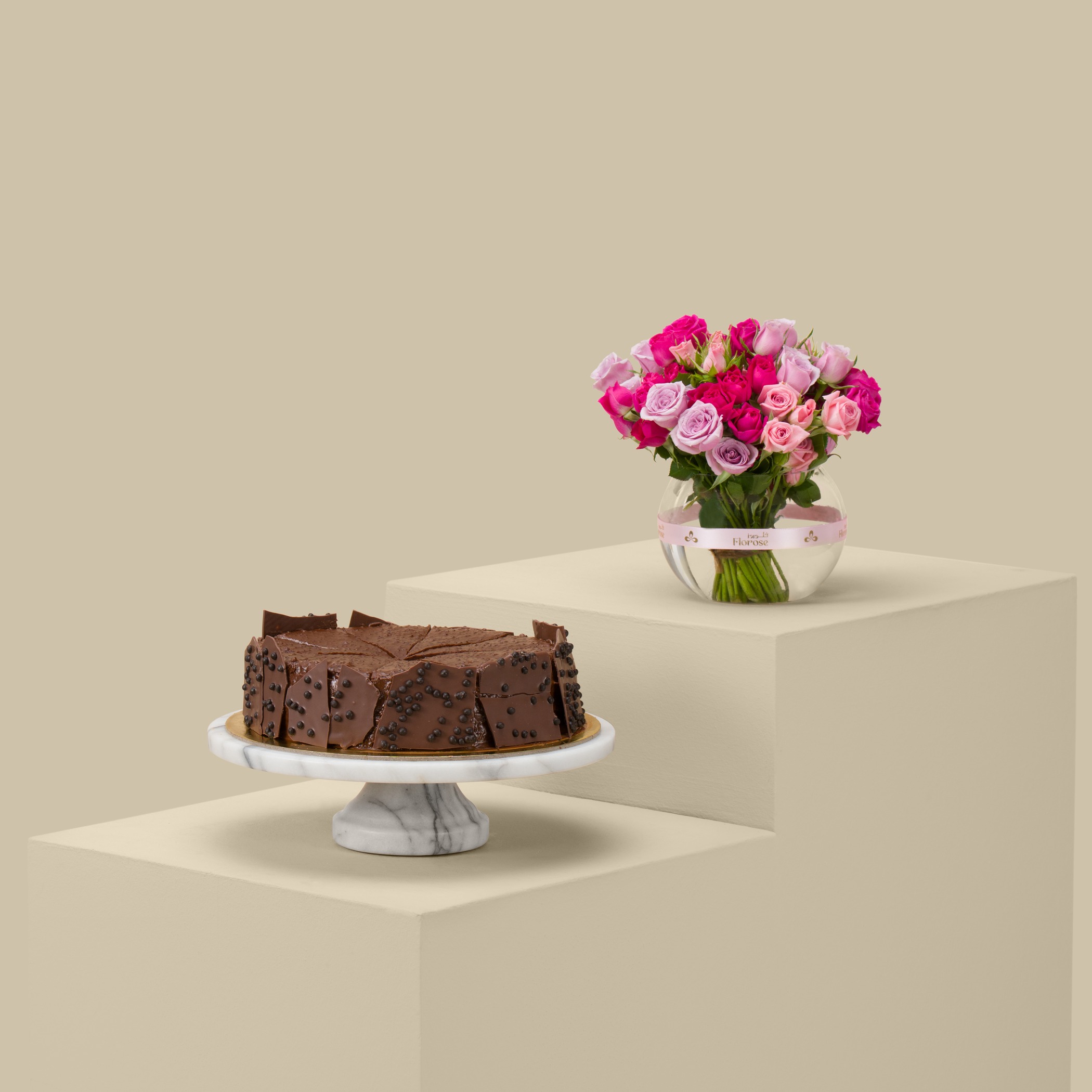 Ganache Chocolate Crunchy Cake | Moment of Joy Round Vase Ganache Chocolate Crunchy Cake | Moment of Joy Round Vase