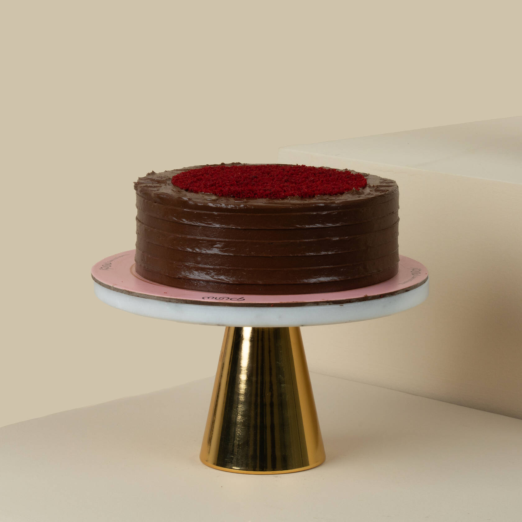 Munch Chocolate Velvet Cake | Brilliance Vase Munch Chocolate Velvet Cake | Brilliance Vase
