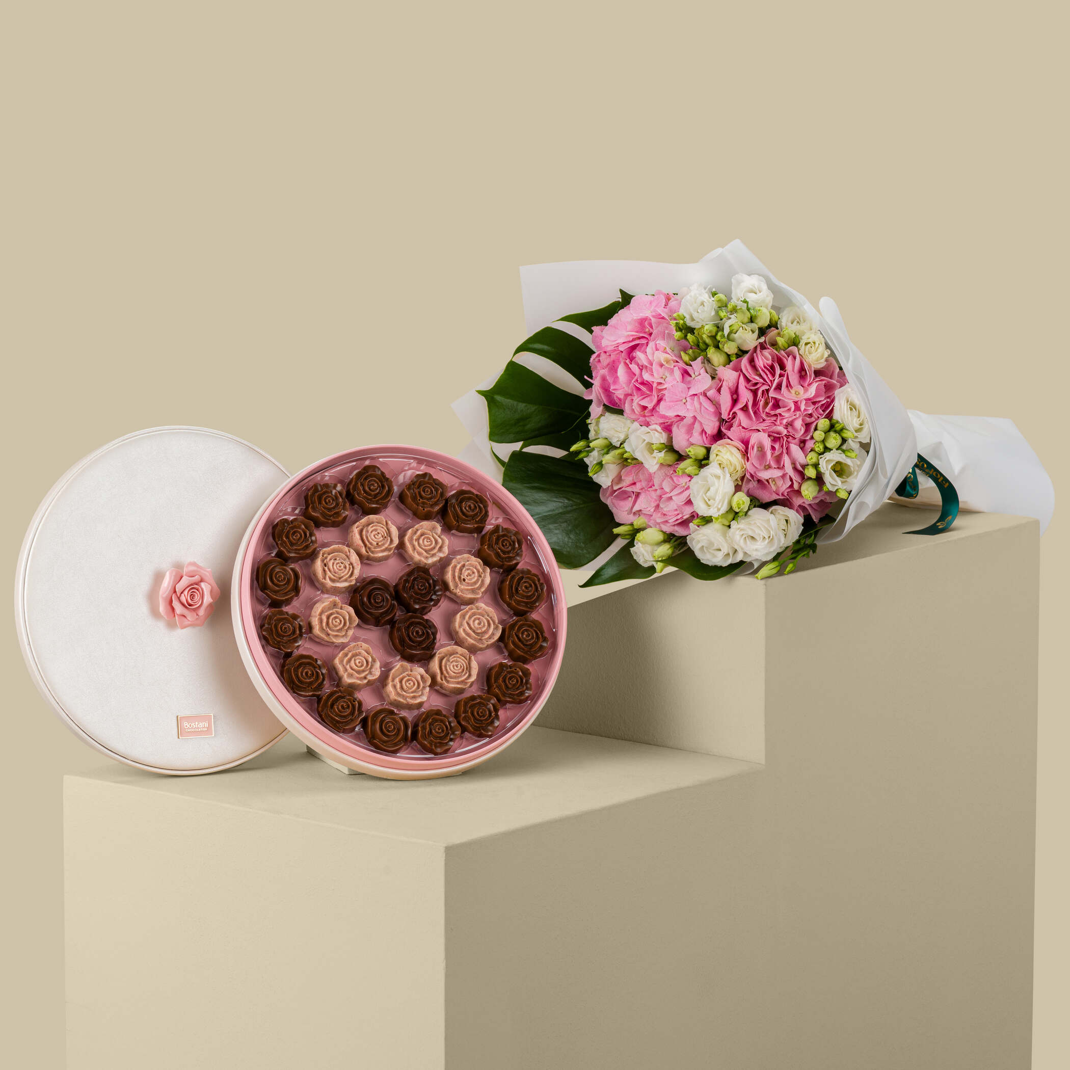 Bostani Medium Box Of Rose Chocolates | Dreamy Touches Bouquet Bostani Medium Box Of Rose Chocolates | Dreamy Touches Bouquet