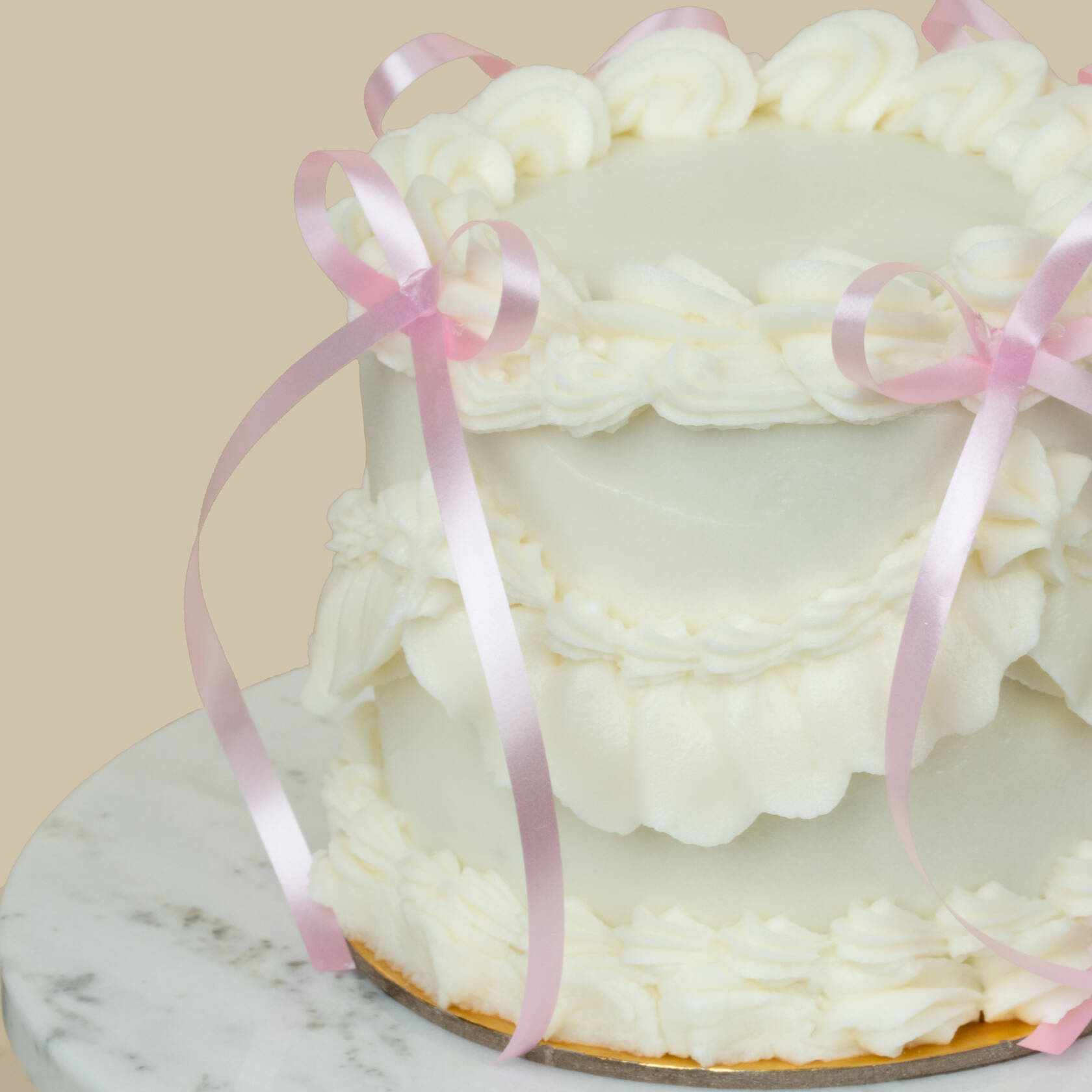 Helen Vionka Cake | Autumn Bloom Acrylic Box Helen Vionka Cake | Autumn Bloom Acrylic Box
