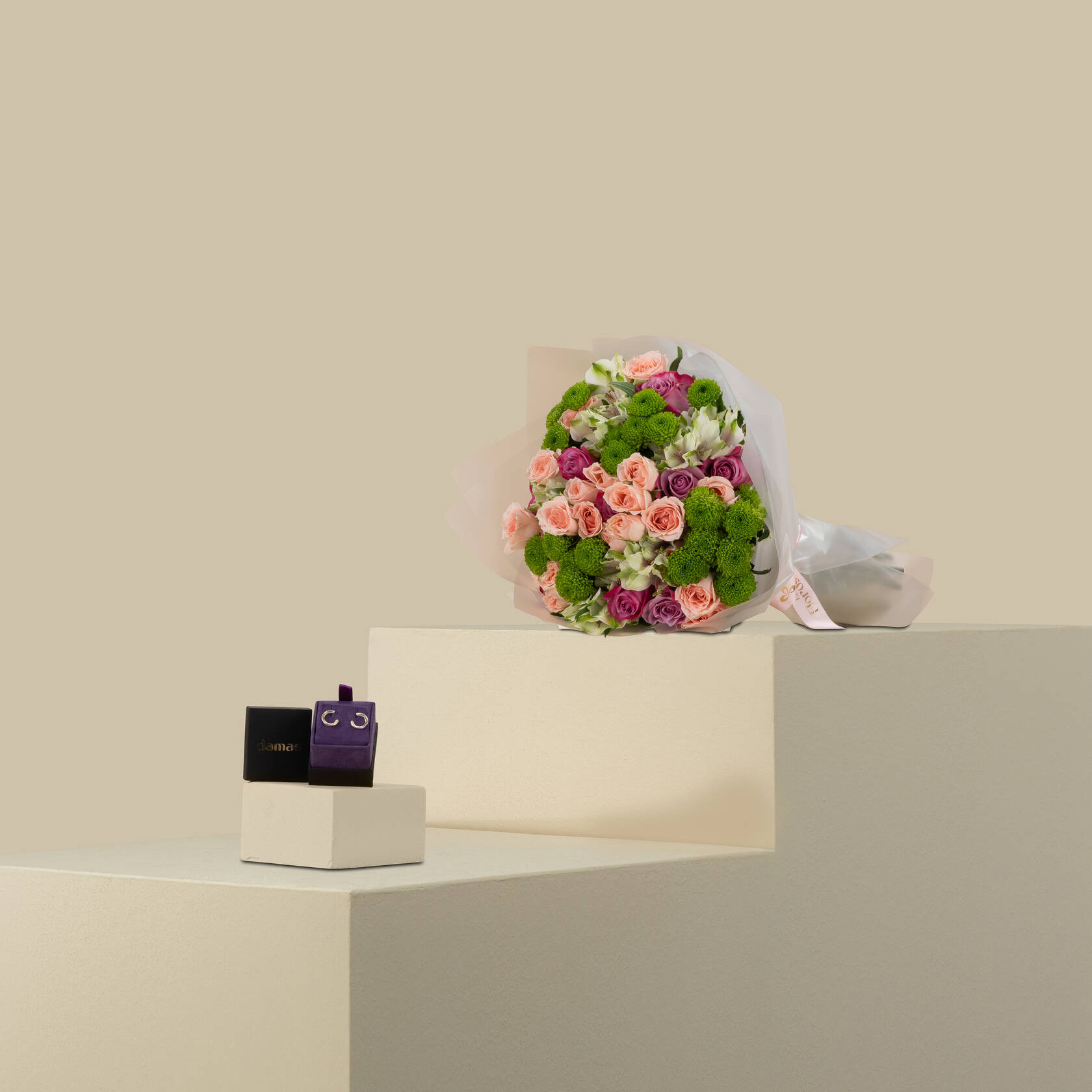 Damas Revolve Trio Earrings | Springtime Hues Vase Damas Revolve Trio Earrings | Springtime Hues Vase