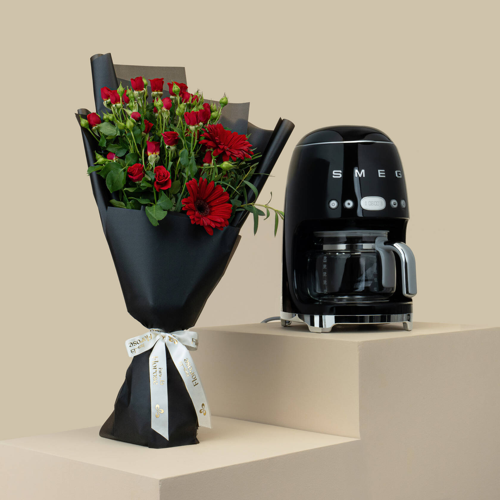 Smeg 50's Style Drip Filter Coffee Machine Black | Adoration Bouquet Smeg 50's Style Drip Filter Coffee Machine Black | Adoration Bouquet