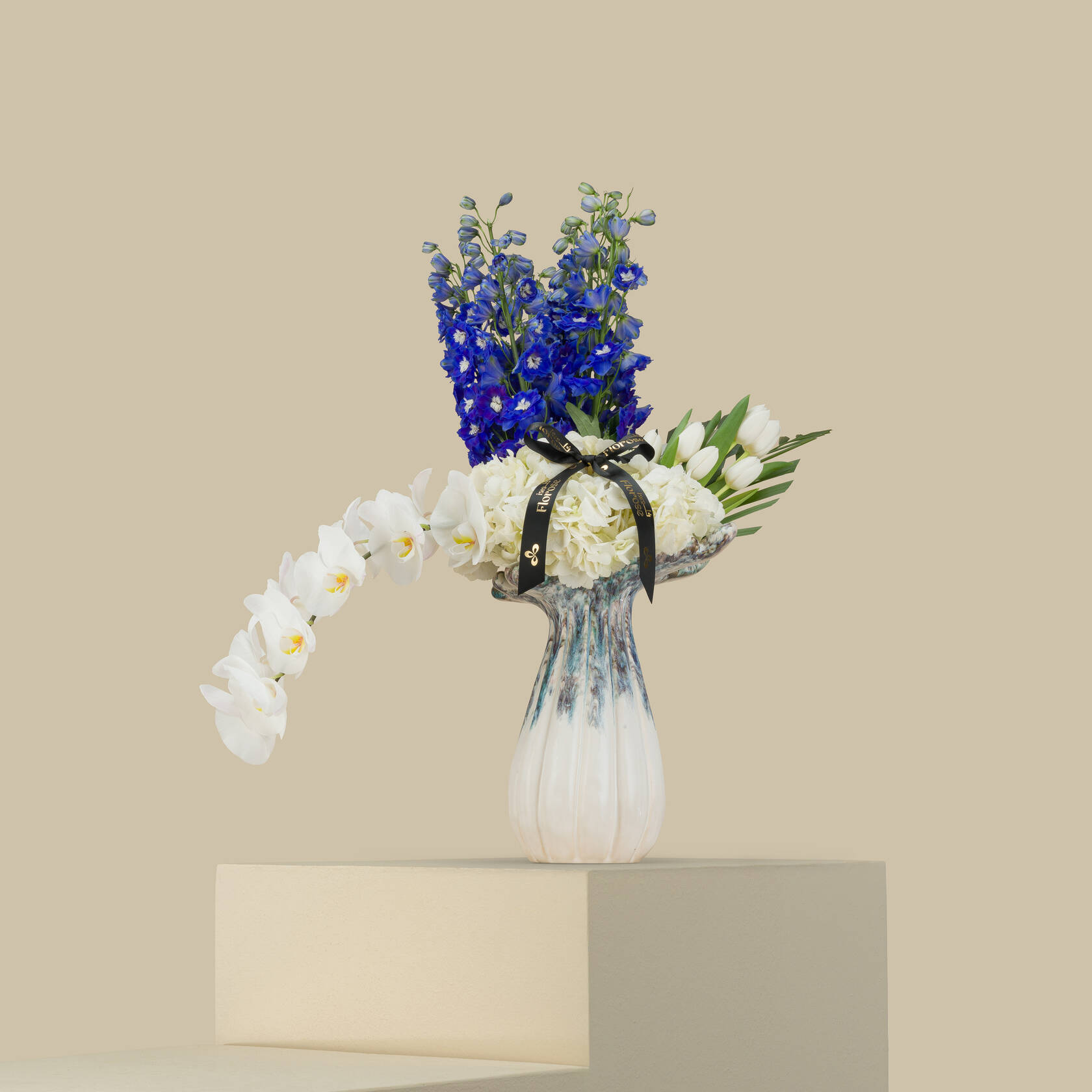 Vesta’s Glow Premium Vase Vesta’s Glow Premium Vase
