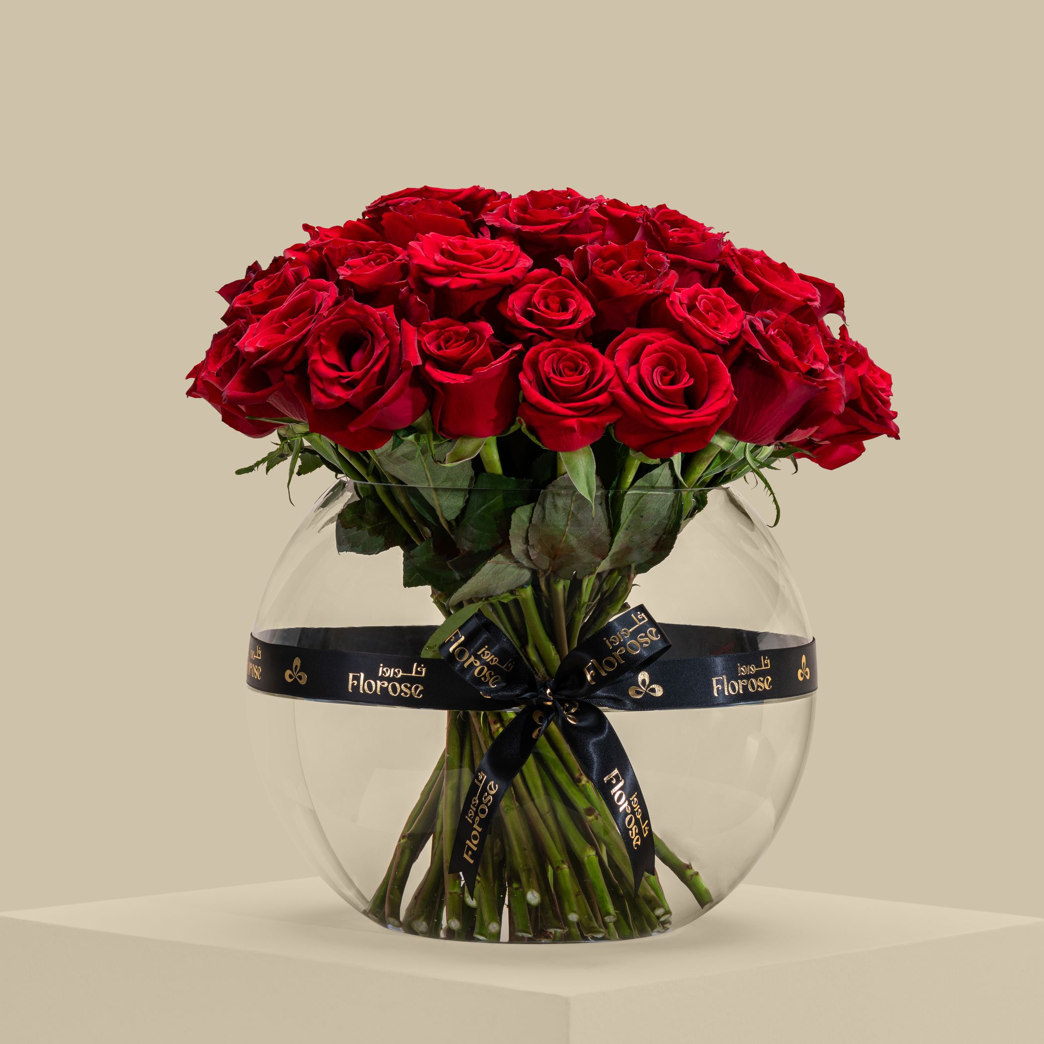 Striking Rose Vase Red | 50 Flowers Striking Rose Vase Red | 50 Flowers