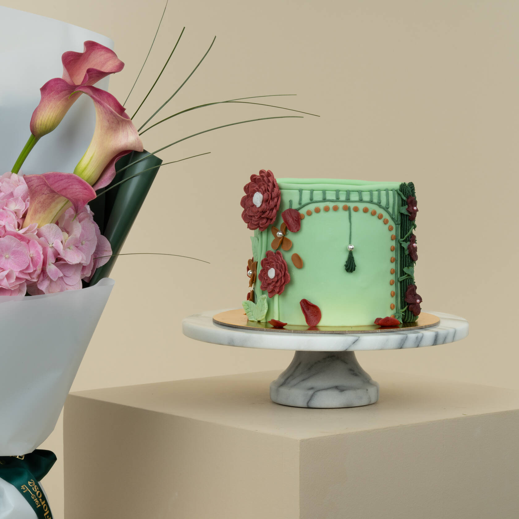 Helen's Flowers Cakes | Enchanting Elegance Bouquet Helen's Flowers Cakes | Enchanting Elegance Bouquet