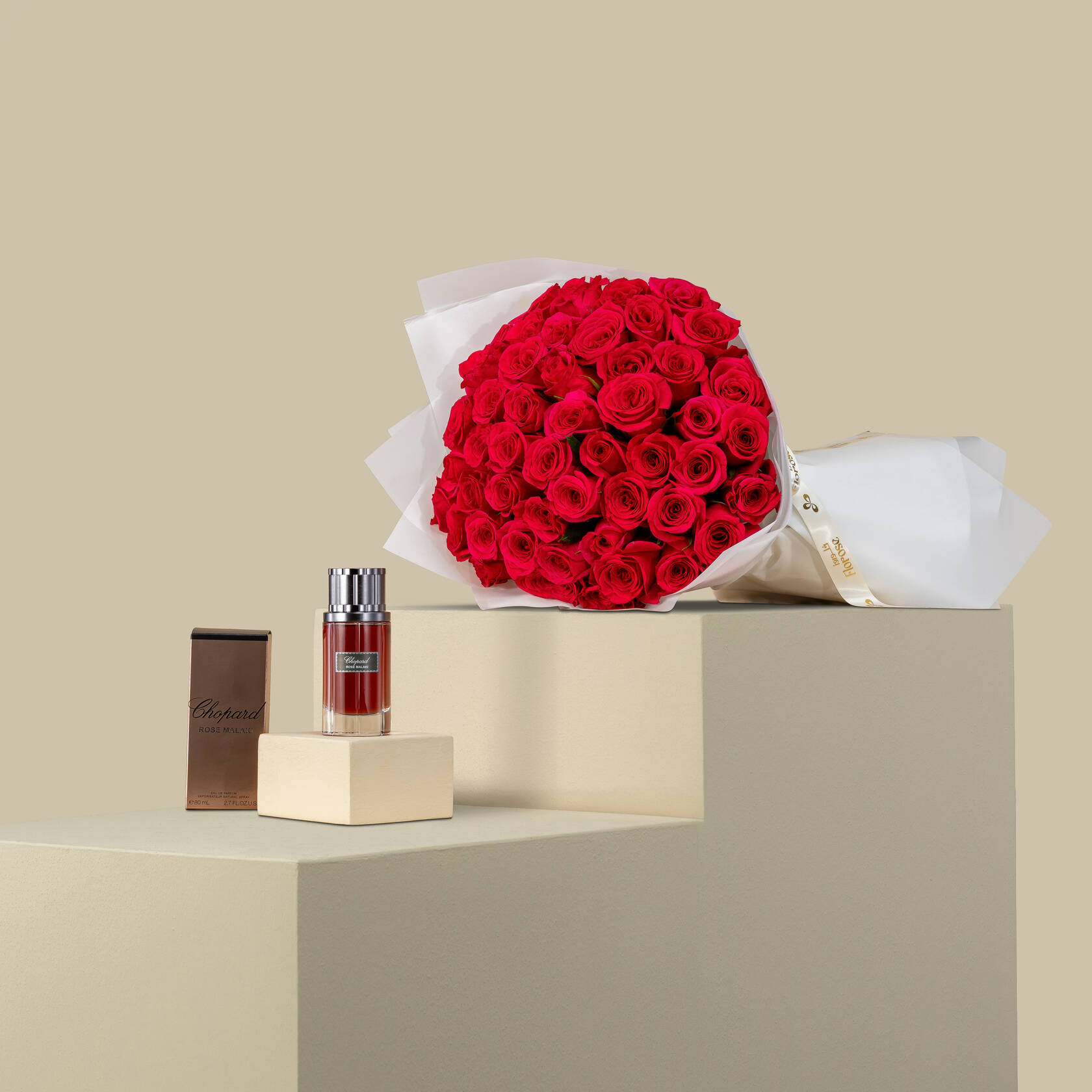 عطر ملكي روز شوبارد | باقة جوري فوشي أنيقة 50 زهرة عطر ملكي روز شوبارد | باقة جوري فوشي أنيقة 50 زهرة