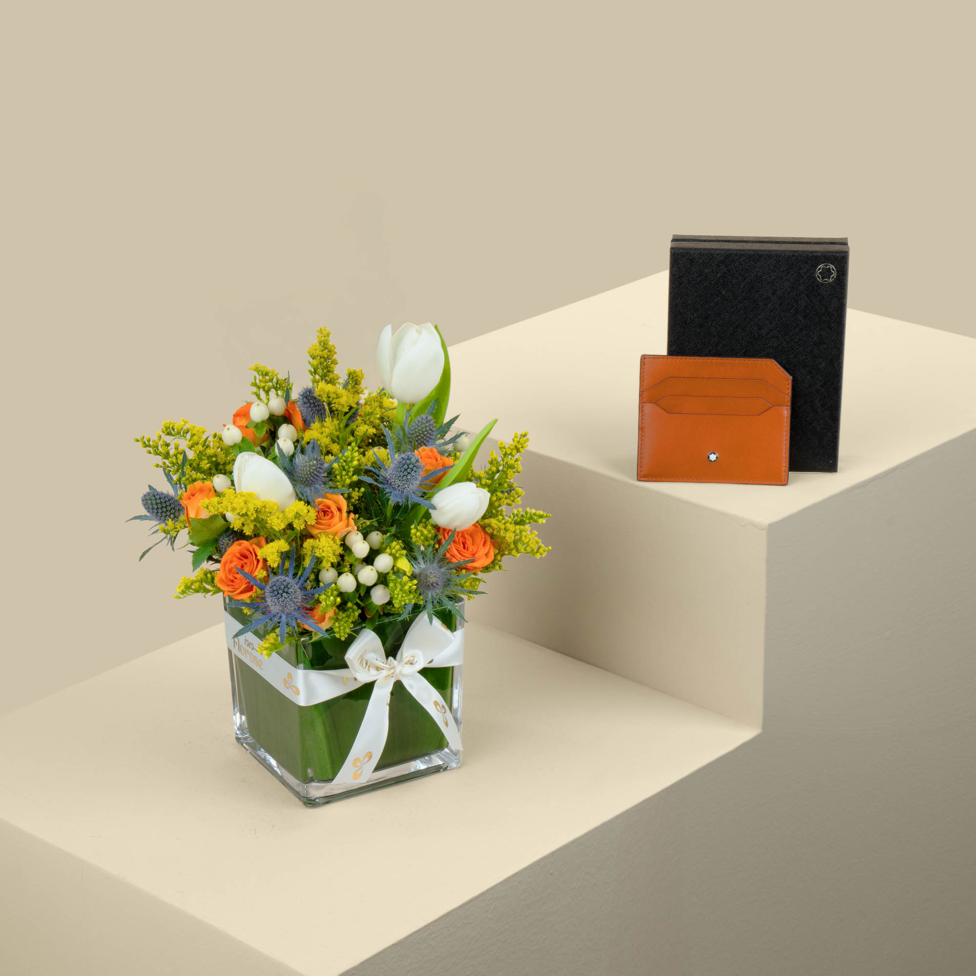 Montblanc | Brown Card Holder | Cheerful Spring Vase Montblanc | Brown Card Holder | Cheerful Spring Vase