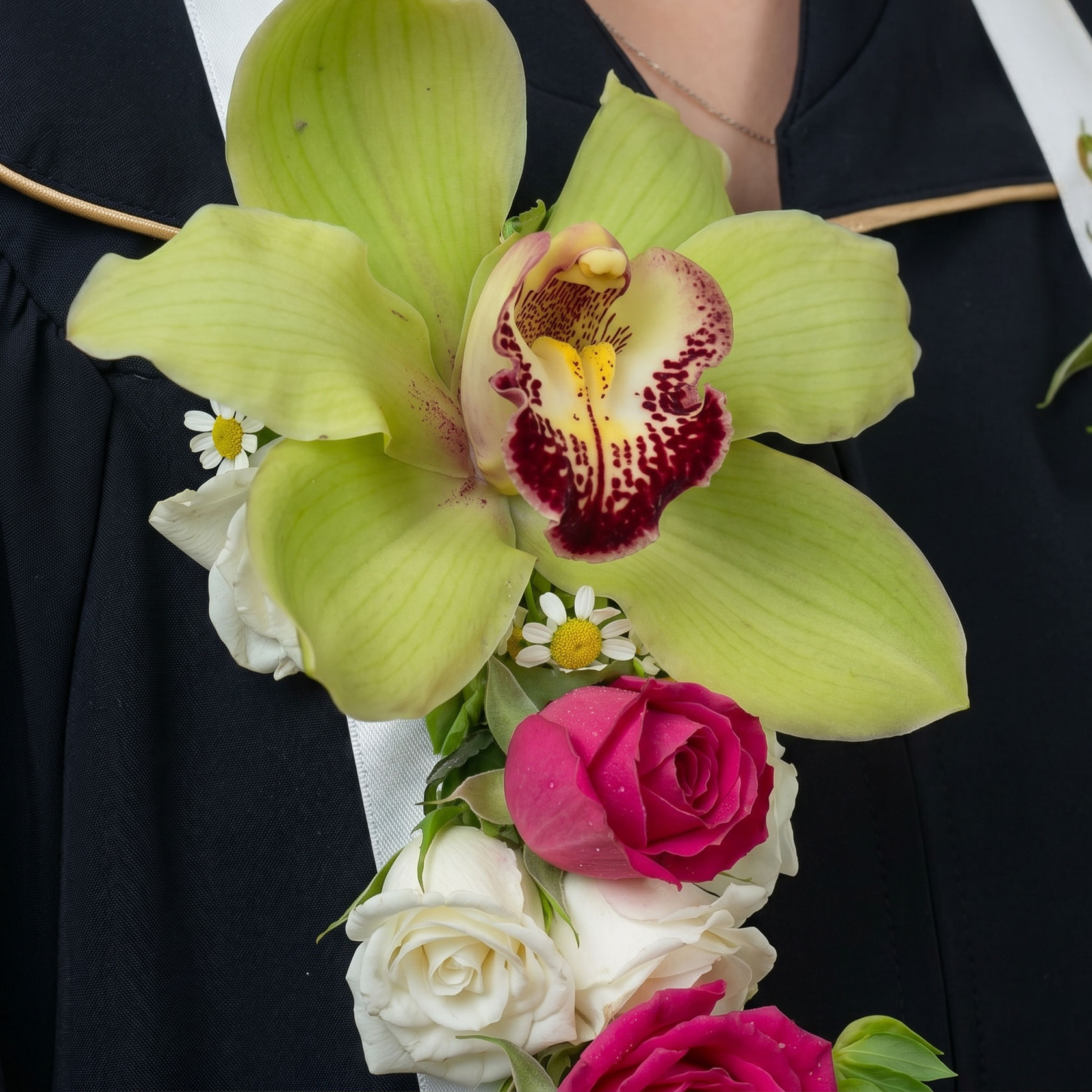 Cheerful Graduation Floral Garland Cheerful Graduation Floral Garland