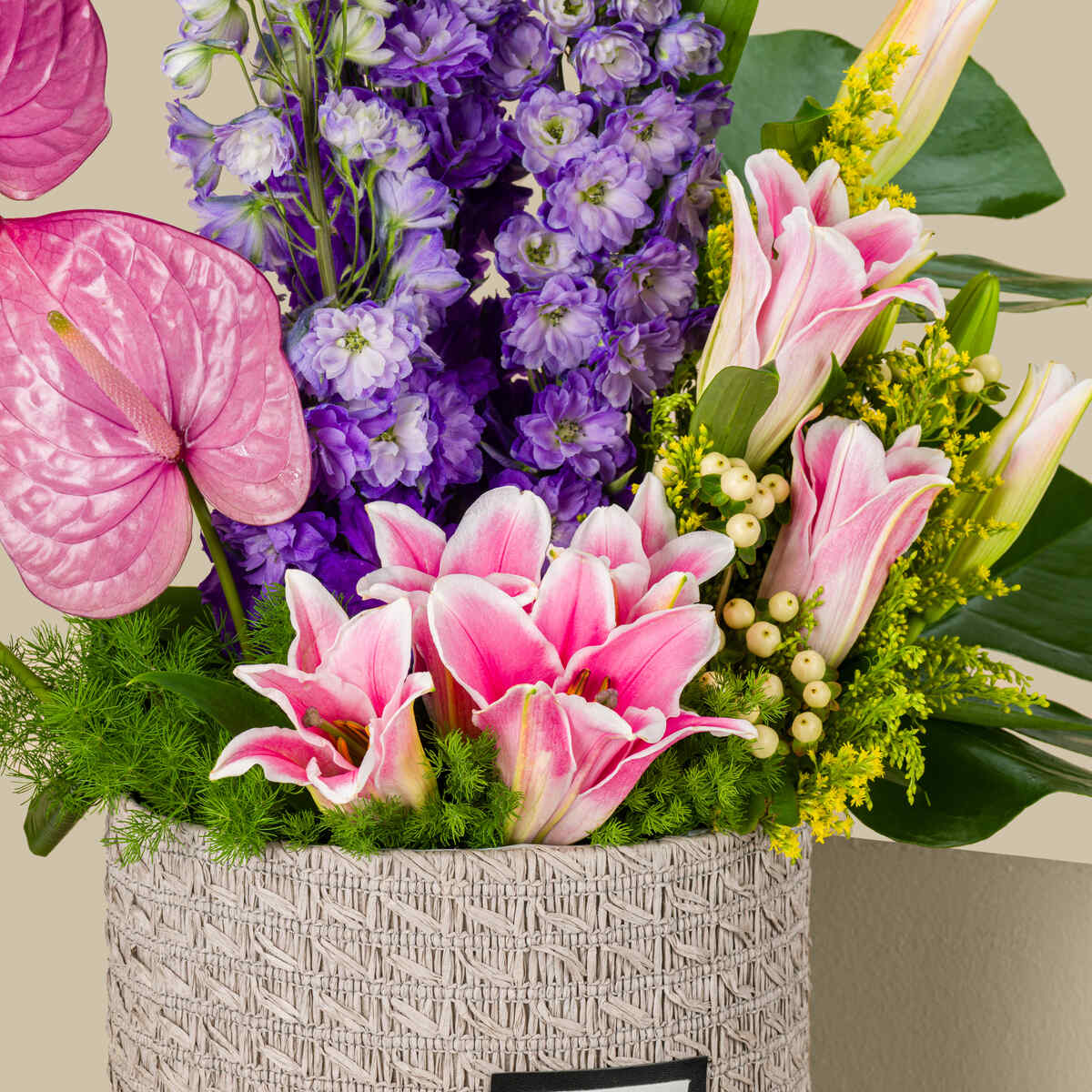 Elegance Whisper Basket Elegance Whisper Basket