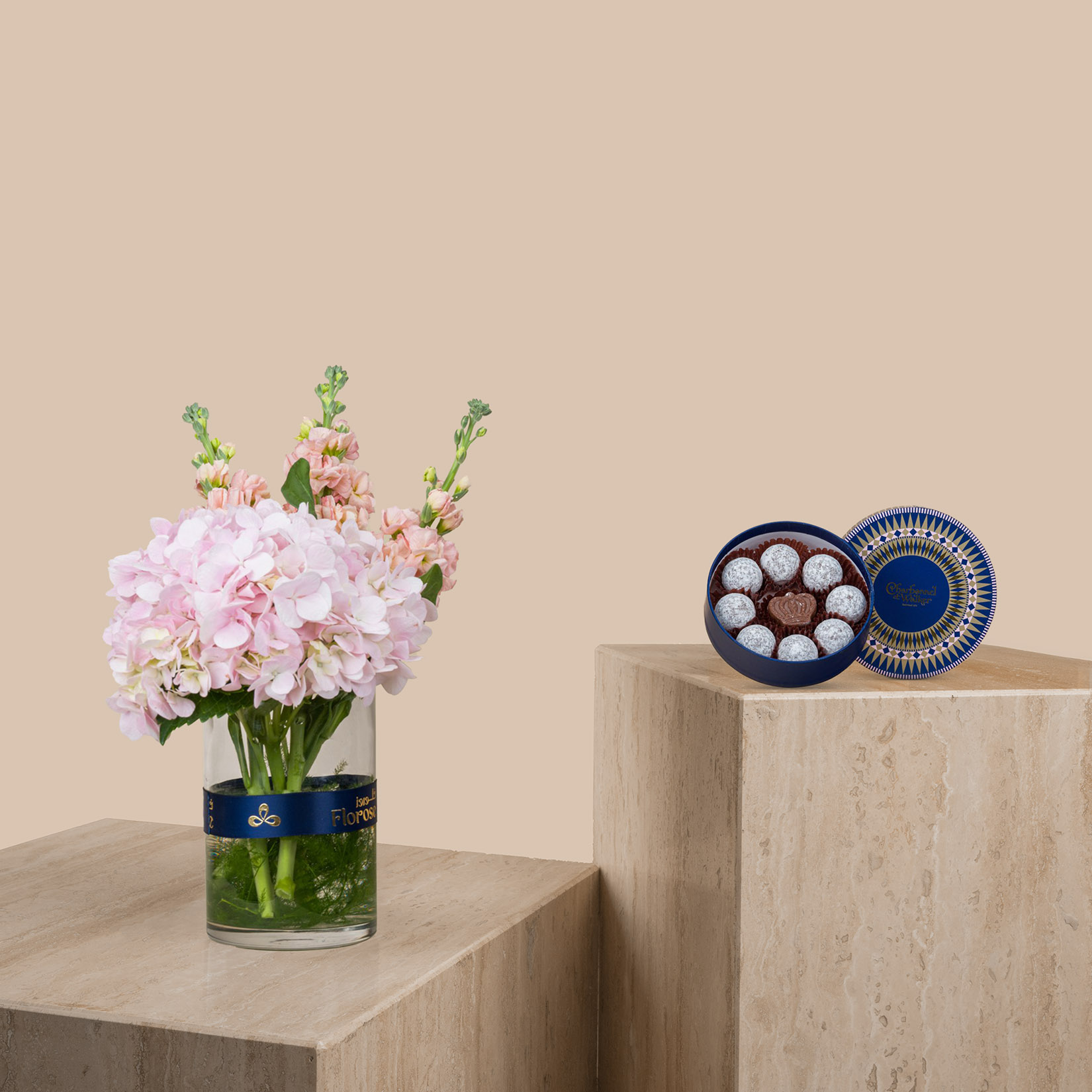 Charbonnel Luxury Chocolate Box | Pink Touch Vase Charbonnel Luxury Chocolate Box | Pink Touch Vase