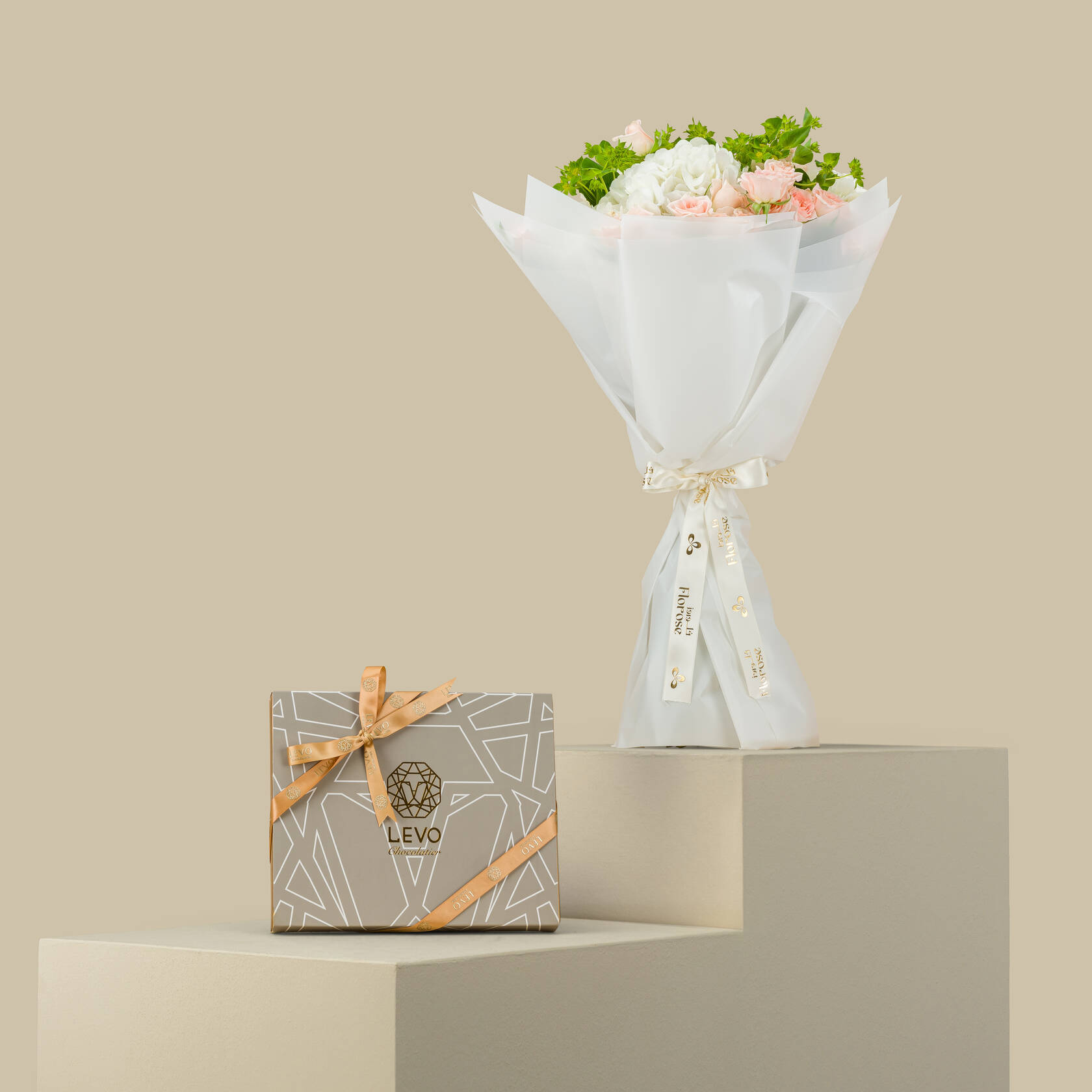 Levo Chocolate Box 20 Pieces Mix | The Princess Bouquet Levo Chocolate Box 20 Pieces Mix | The Princess Bouquet