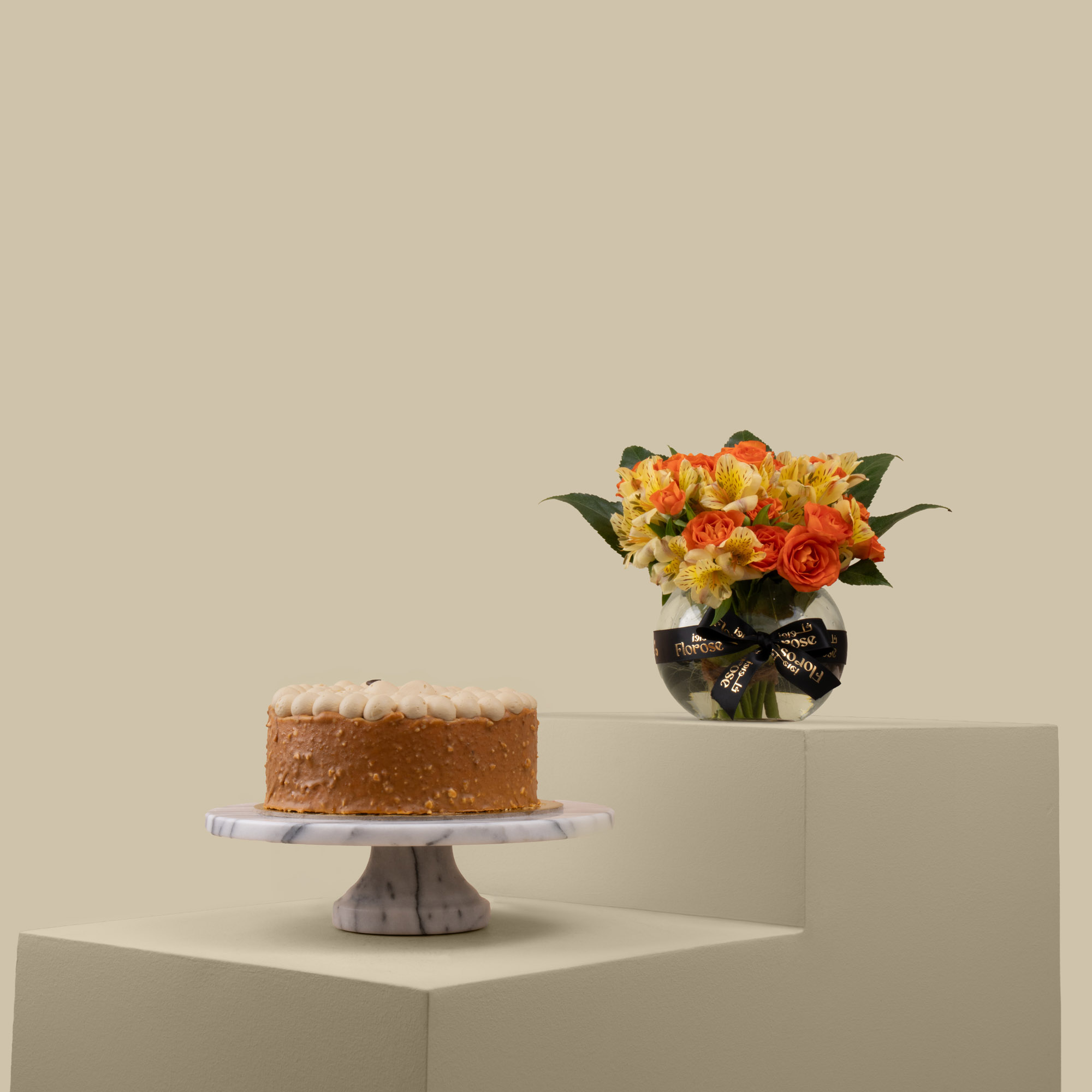 Sweet Atelier | Chocolate Hazelnut Cake | Sunny Joy Vase Sweet Atelier | Chocolate Hazelnut Cake | Sunny Joy Vase