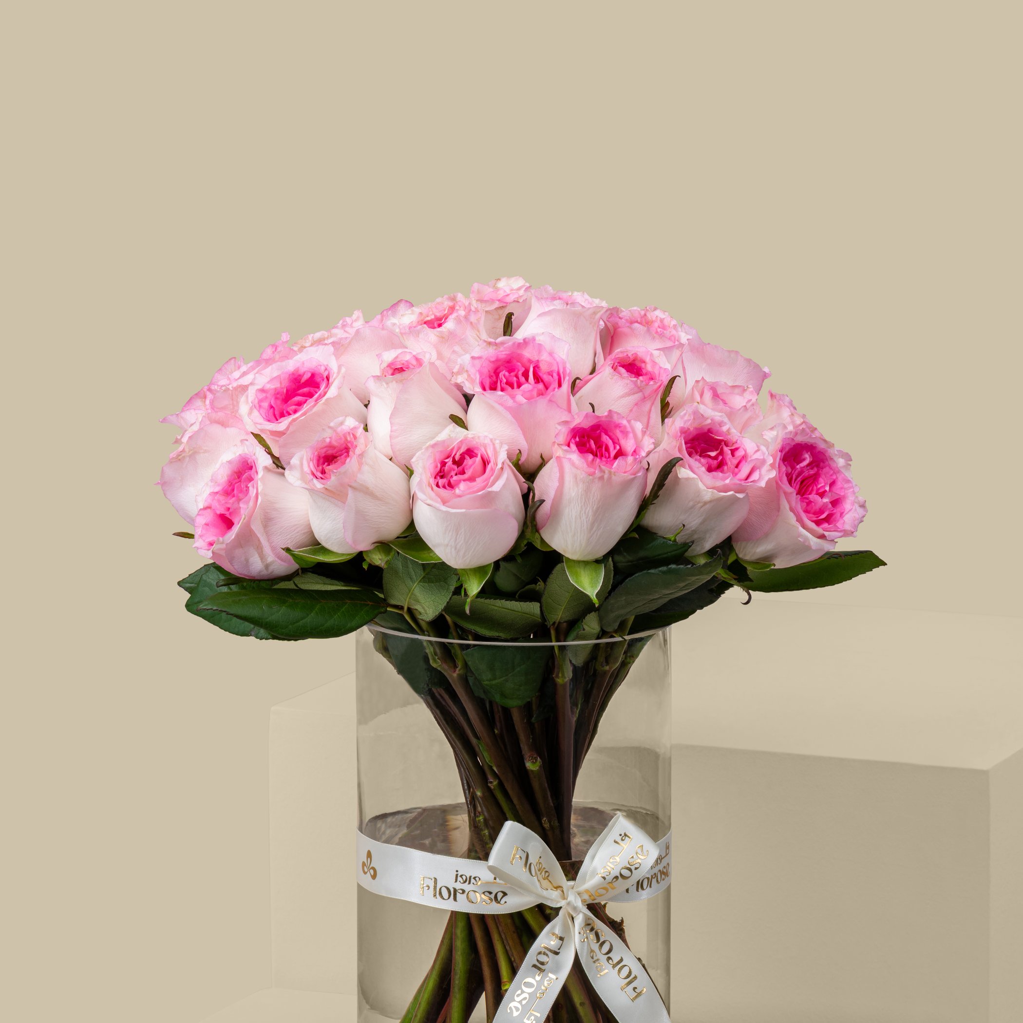 Attractive Rose Vase Pink | 35 Flowers Attractive Rose Vase Pink | 35 Flowers