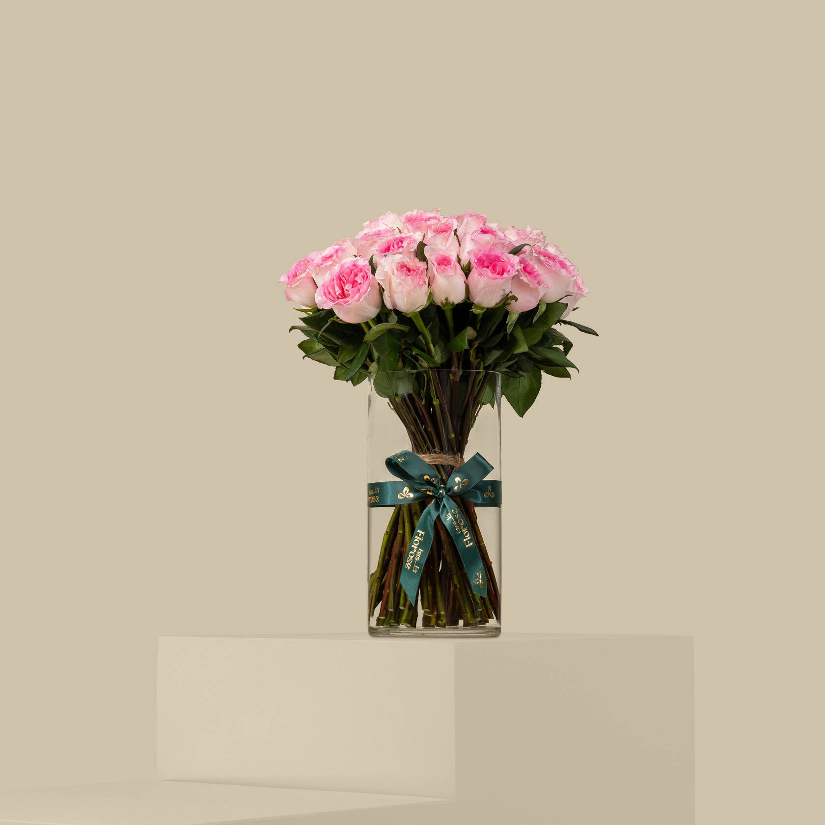 Charming Rose Vase Pink | 50 Flowers Charming Rose Vase Pink | 50 Flowers