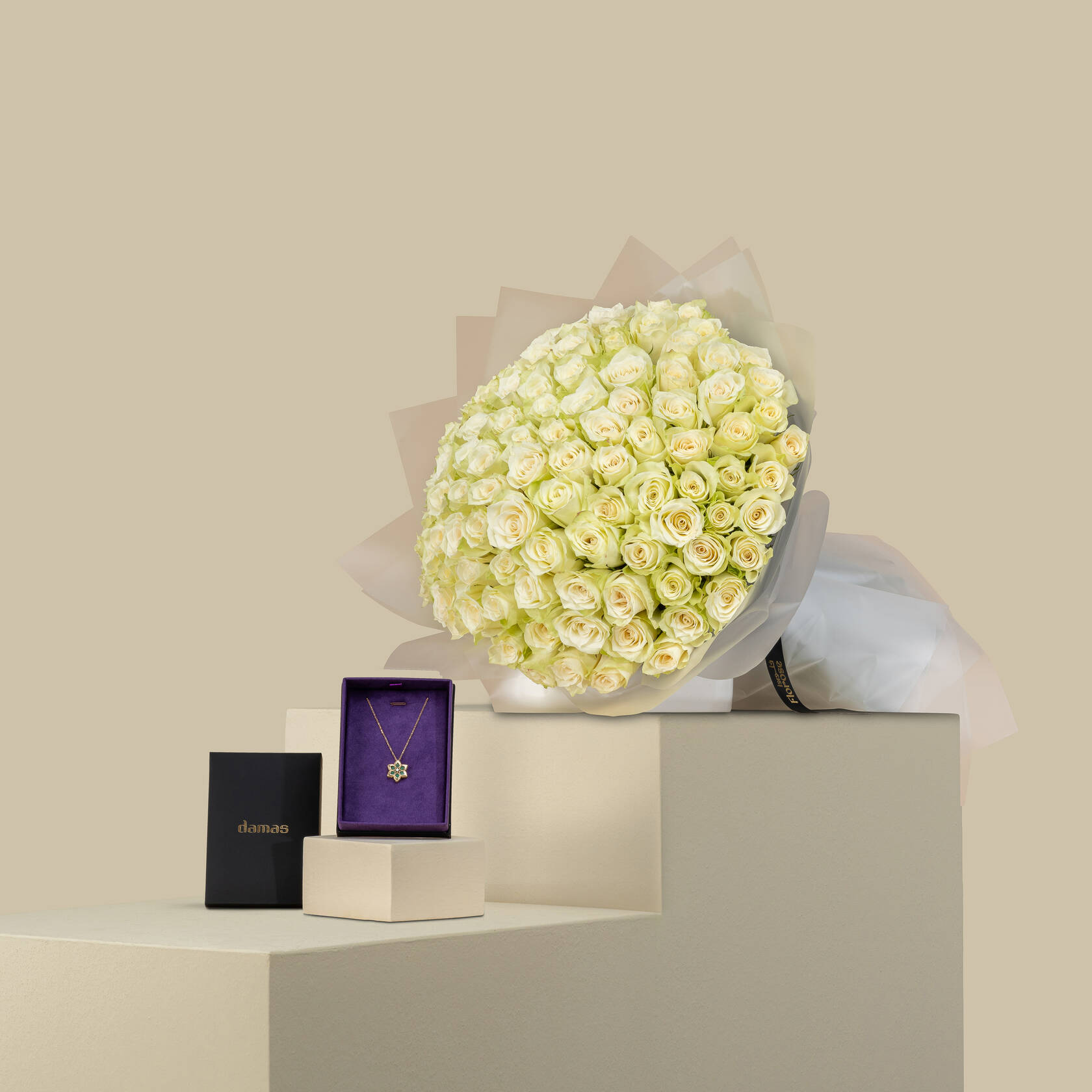 Damas Stella D'Oro Necklace | 100 White Rose Bouquet Damas Stella D'Oro Necklace | 100 White Rose Bouquet