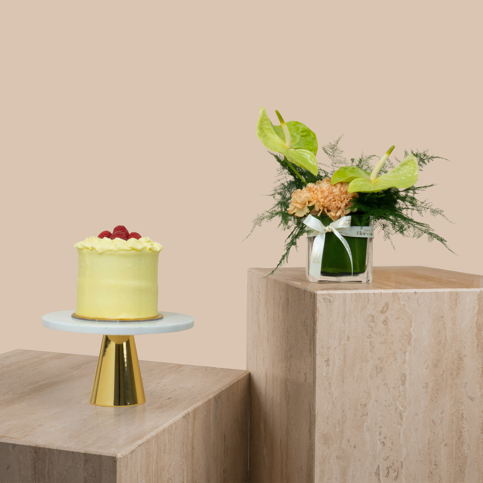 Helen Delight Cake | Sunbeam Square Vase Helen Delight Cake | Sunbeam Square Vase