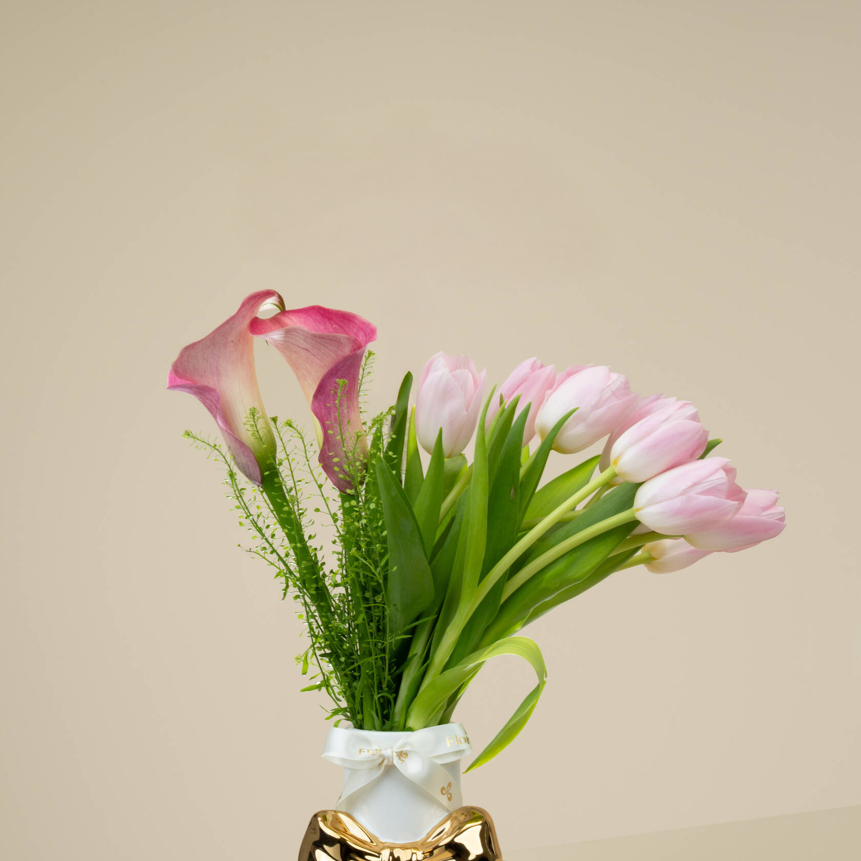 Premium Vase Delicate Premium Vase Delicate