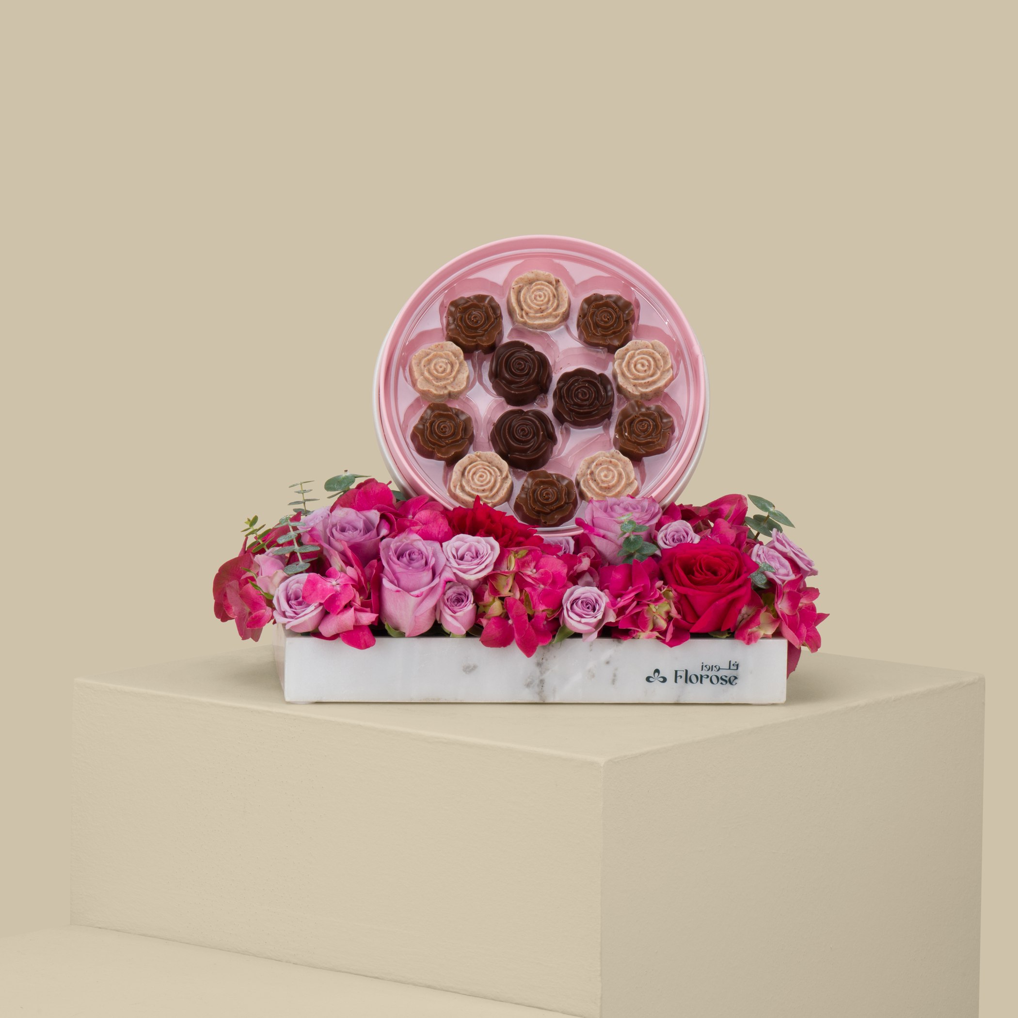 Bostani Medium Box Of Rose Chocolates | Flowers Of Feminine Touch Bostani Medium Box Of Rose Chocolates | Flowers Of Feminine Touch