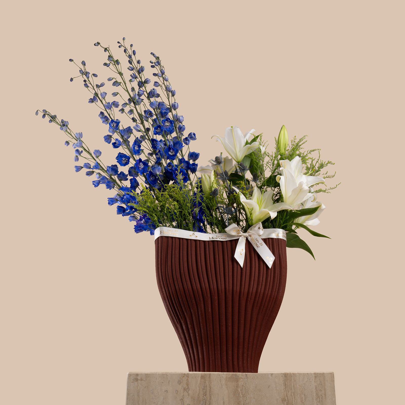 Signature Elegance Premium Vase Signature Elegance Premium Vase