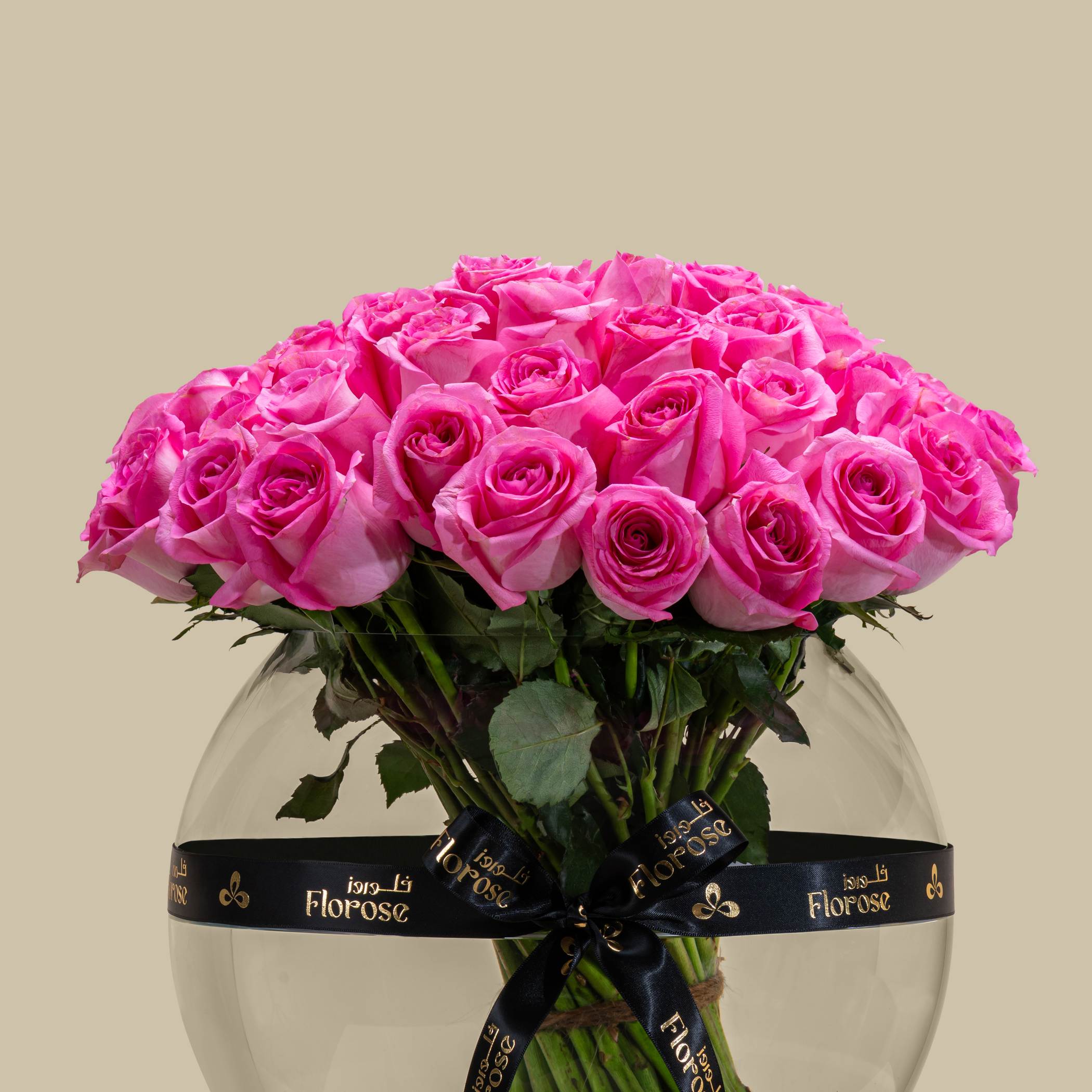Striking Rose Vase Dark Pink | 50 Flowers Striking Rose Vase Dark Pink | 50 Flowers
