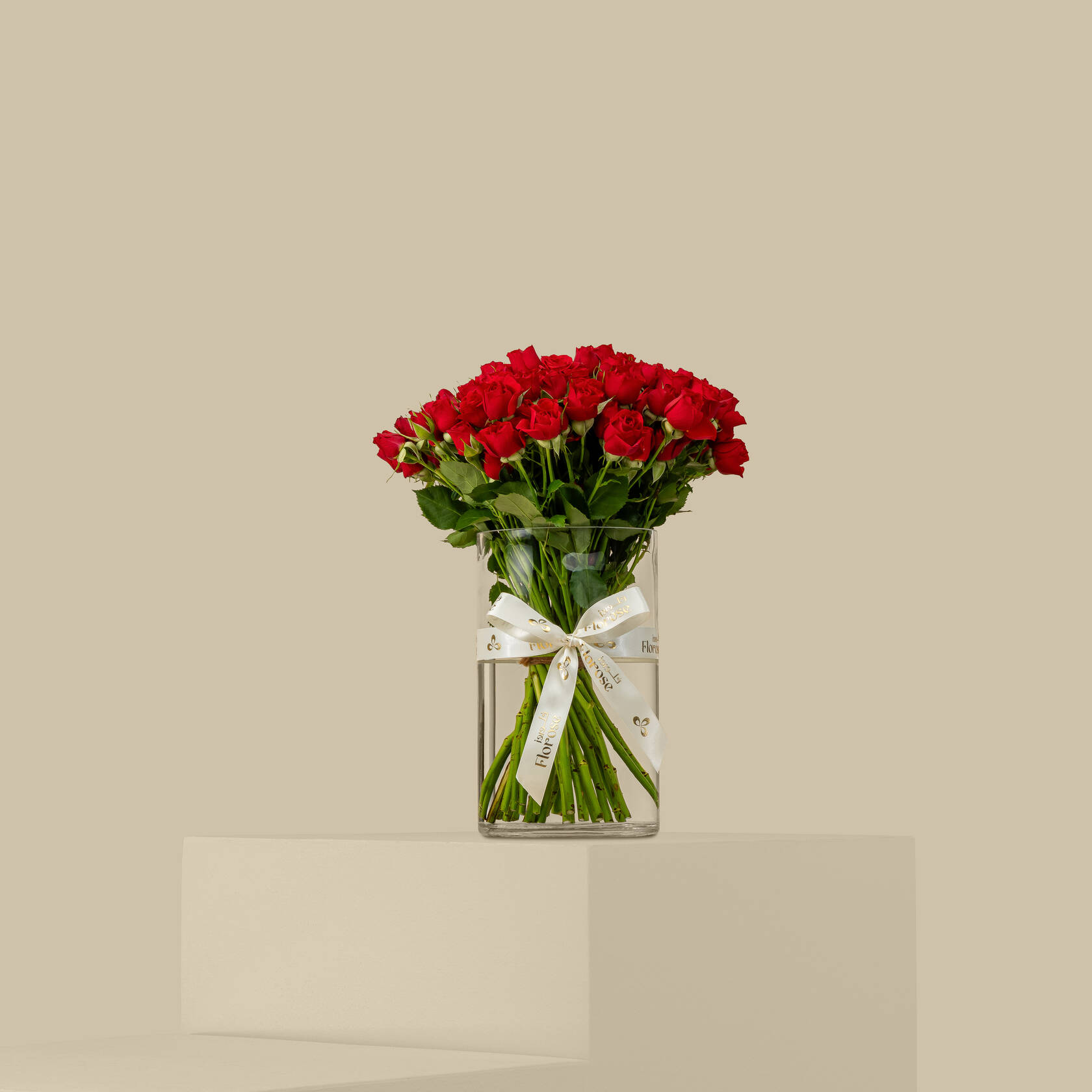 Delicate Spray Rose Vase Red | 30 Flowers Delicate Spray Rose Vase Red | 30 Flowers