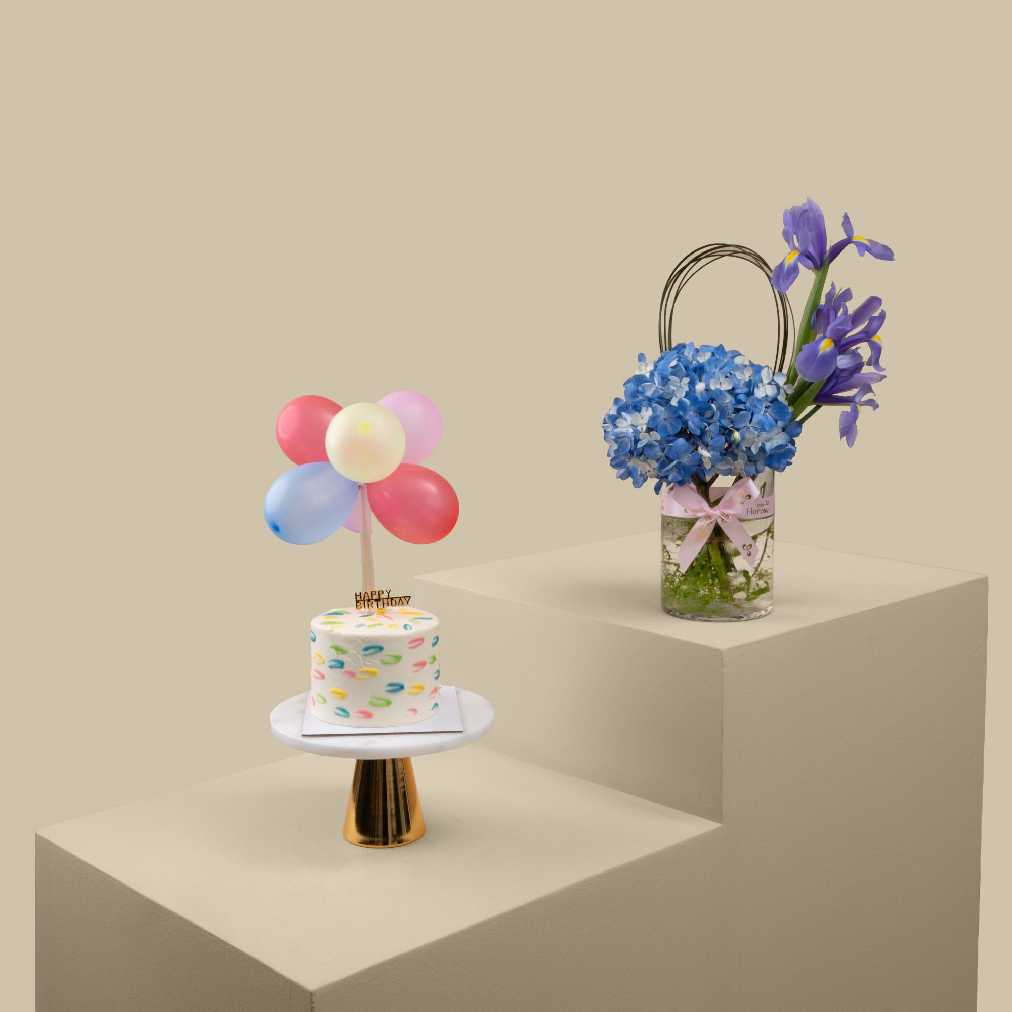Sweet Atelier | Birthday Small Cake | Azure Serenity Vase Sweet Atelier | Birthday Small Cake | Azure Serenity Vase