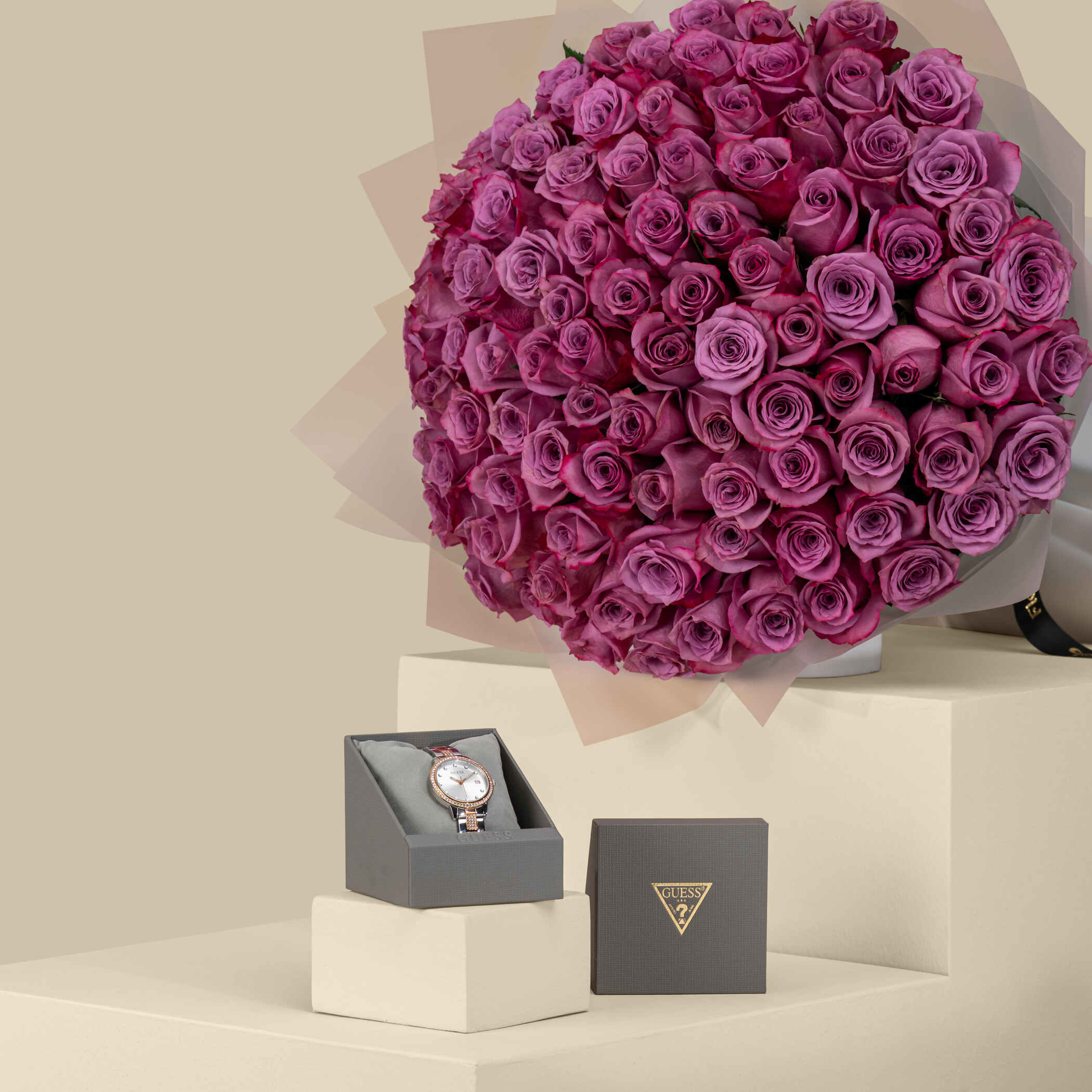 Guess Women's Quartz Watch with White Dial | Beautiful Rose Bouquet Deep Purple 100 Flowers Guess Women's Quartz Watch with White Dial | Beautiful Rose Bouquet Deep Purple 100 Flowers