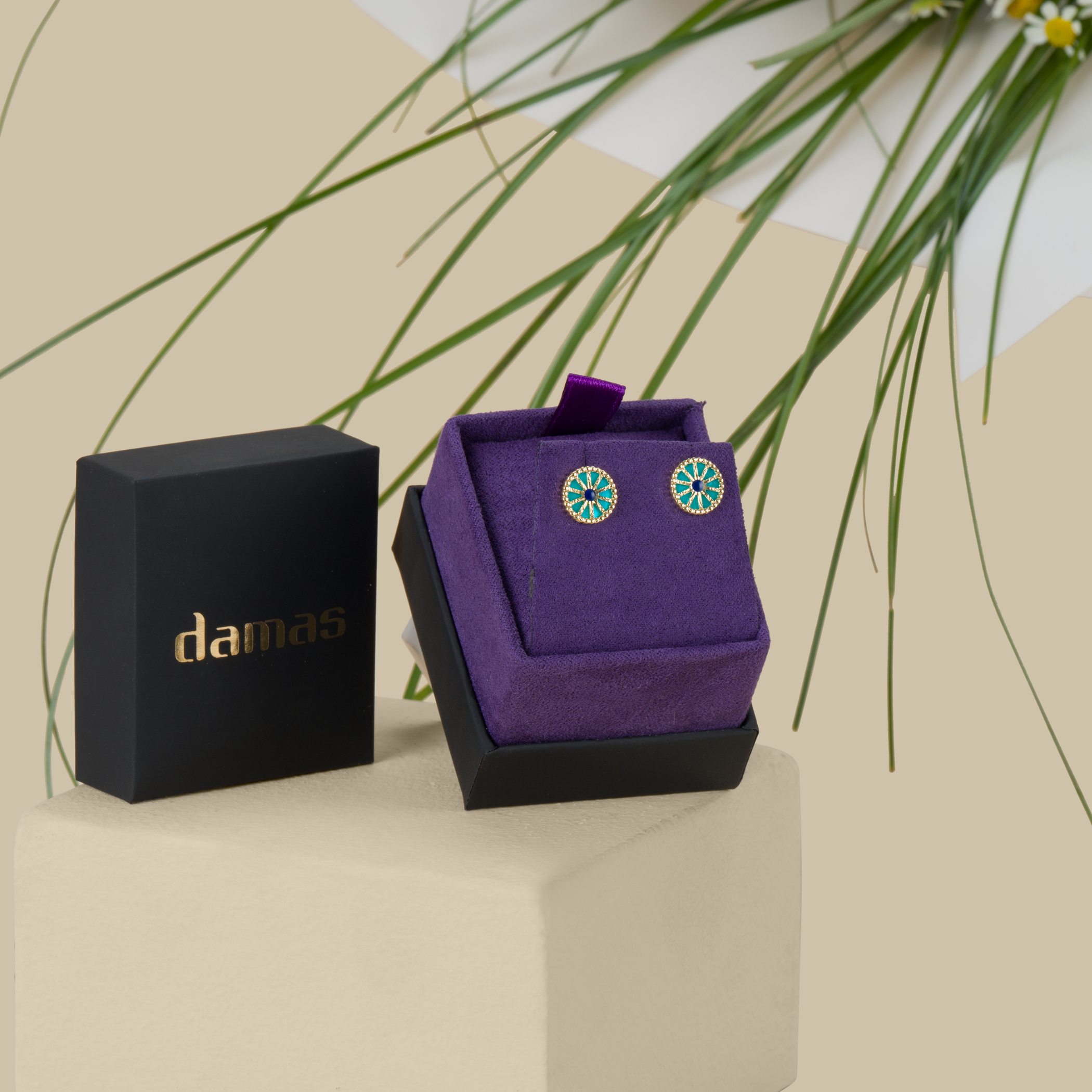 Damas Amelia Dubai Earring | Tanacetum Bouquet Damas Amelia Dubai Earring | Tanacetum Bouquet
