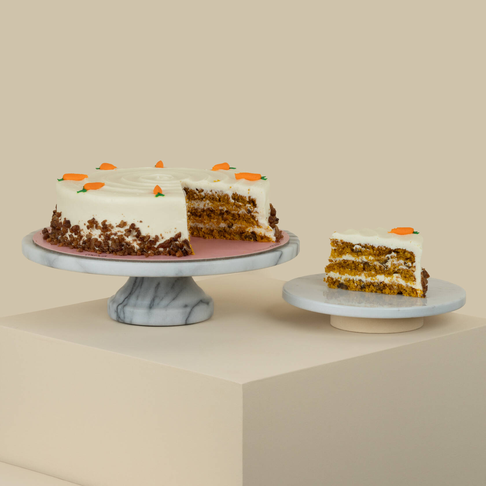 Munch | Large Carrot Cake | Deep Love Vase Munch | Large Carrot Cake | Deep Love Vase