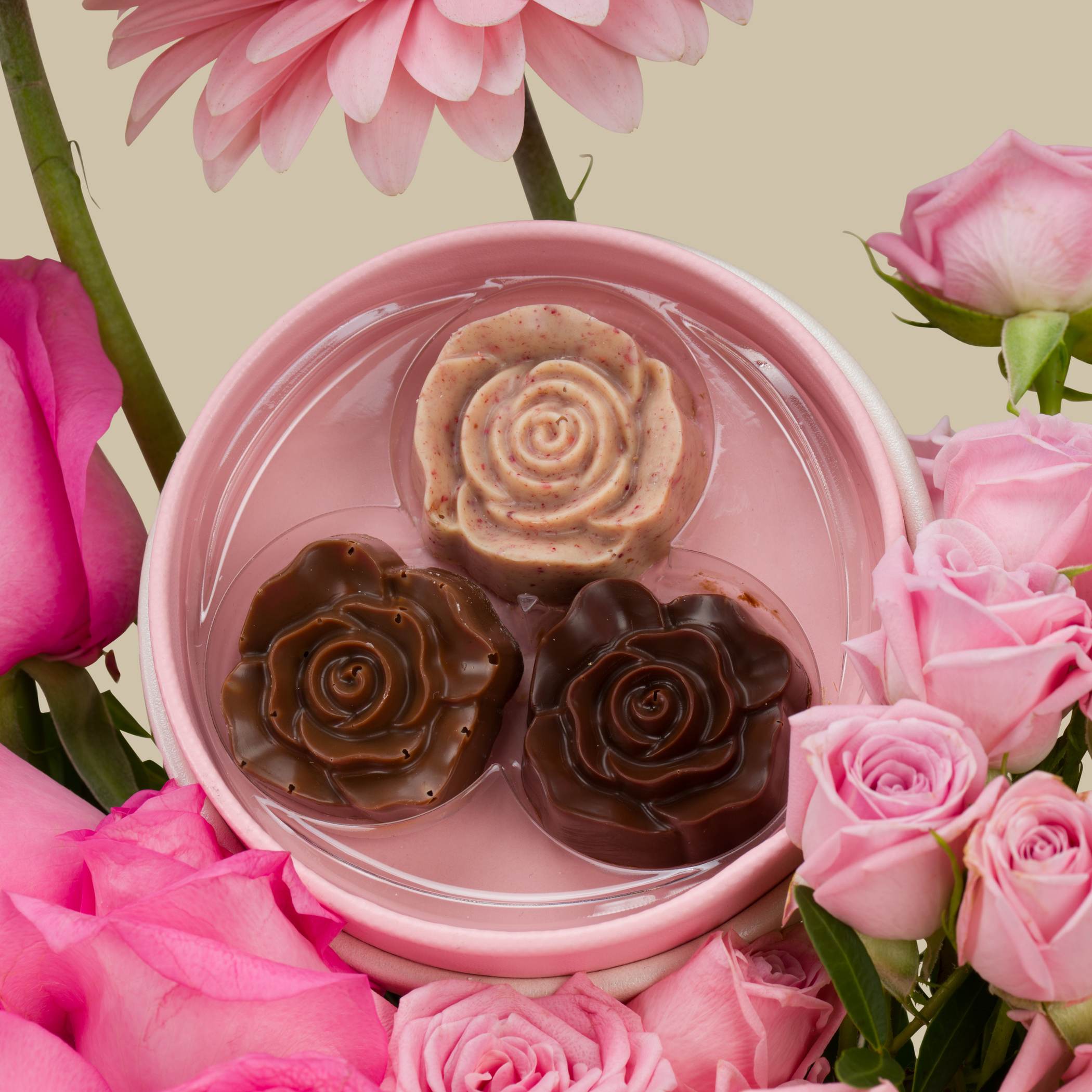 Bostani Small Box Of Rose Chocolates | Pink Flower Vase Bostani Small Box Of Rose Chocolates | Pink Flower Vase