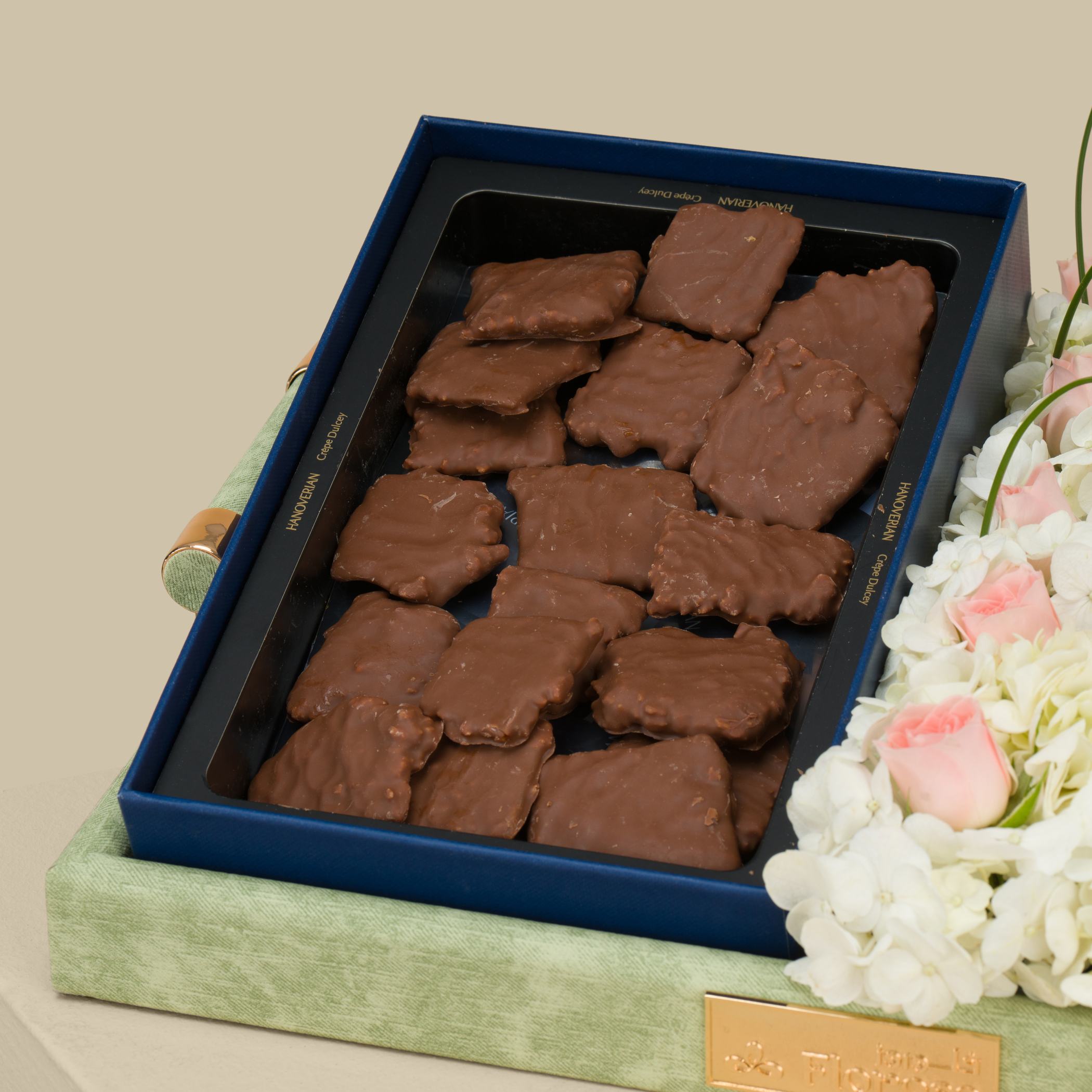Hanoverian Dulce Crepe Chocolate | Light Coloured Flowers Hanoverian Dulce Crepe Chocolate | Light Coloured Flowers