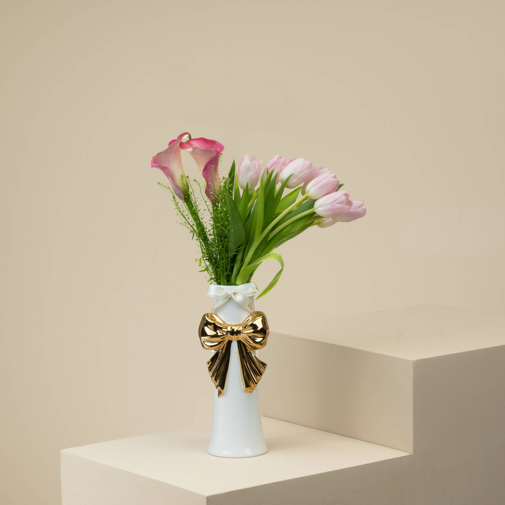 Premium Vase Delicate Premium Vase Delicate