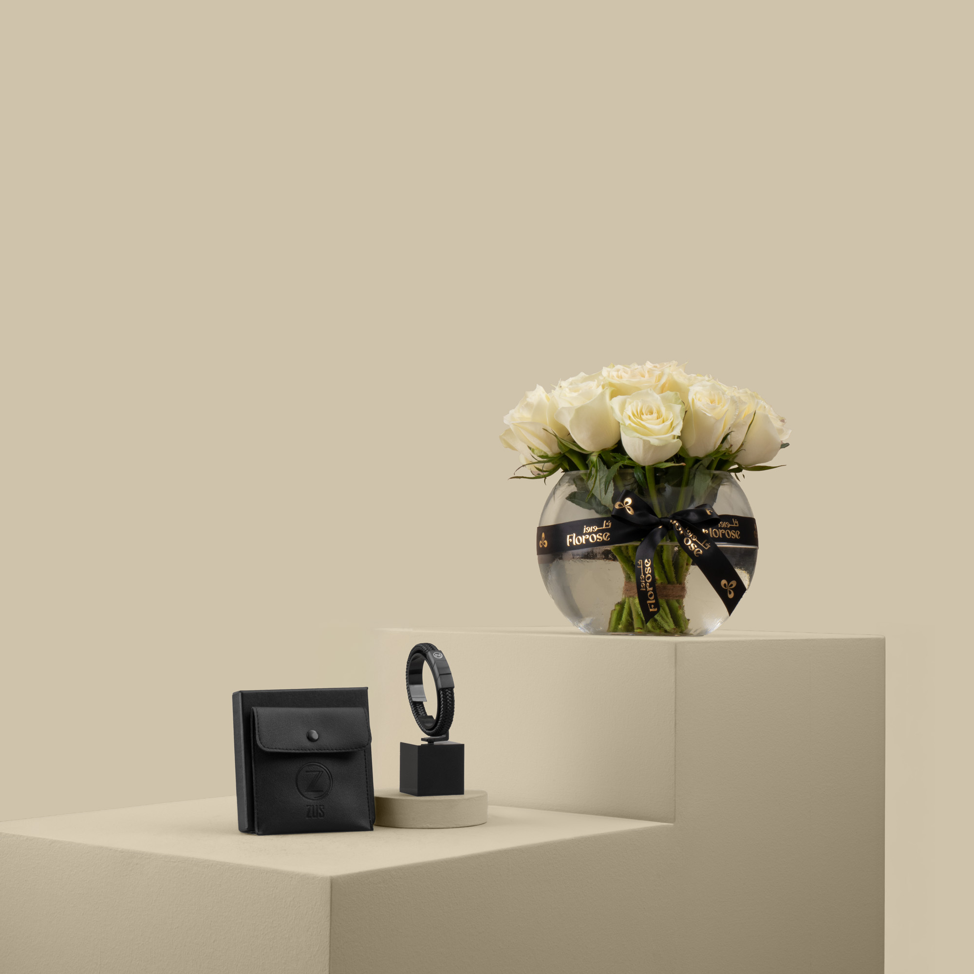 20 White Rose I ZUS Black Leather Bracelet 20 White Rose I ZUS Black Leather Bracelet