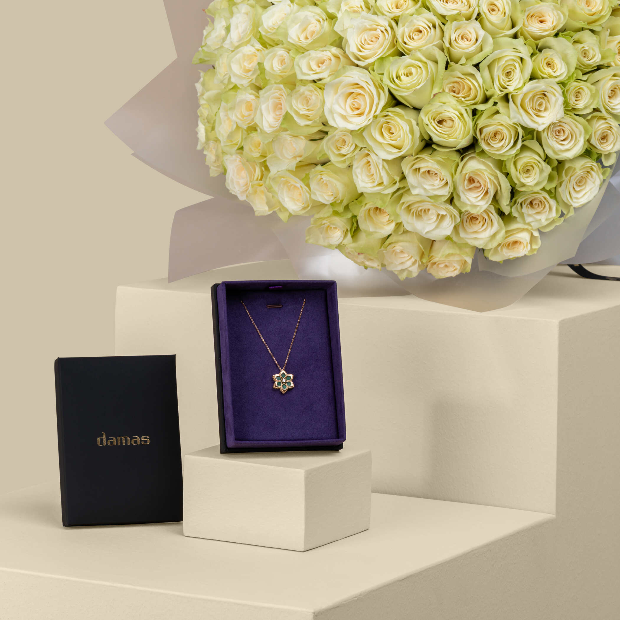 Damas Stella D'Oro Necklace | 100 White Rose Bouquet Damas Stella D'Oro Necklace | 100 White Rose Bouquet